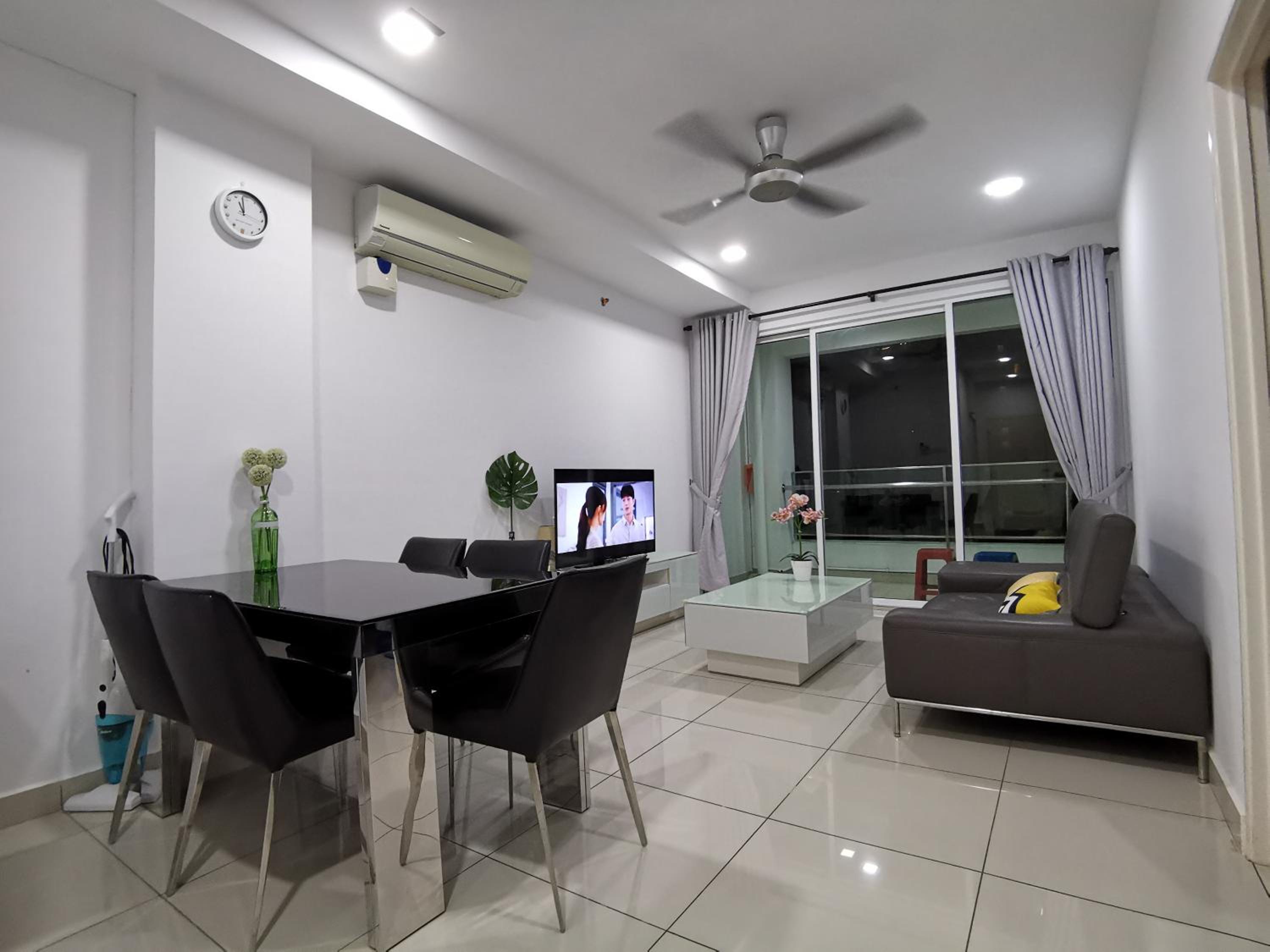 Two-Bedroom Apartment with Sea View photo 2