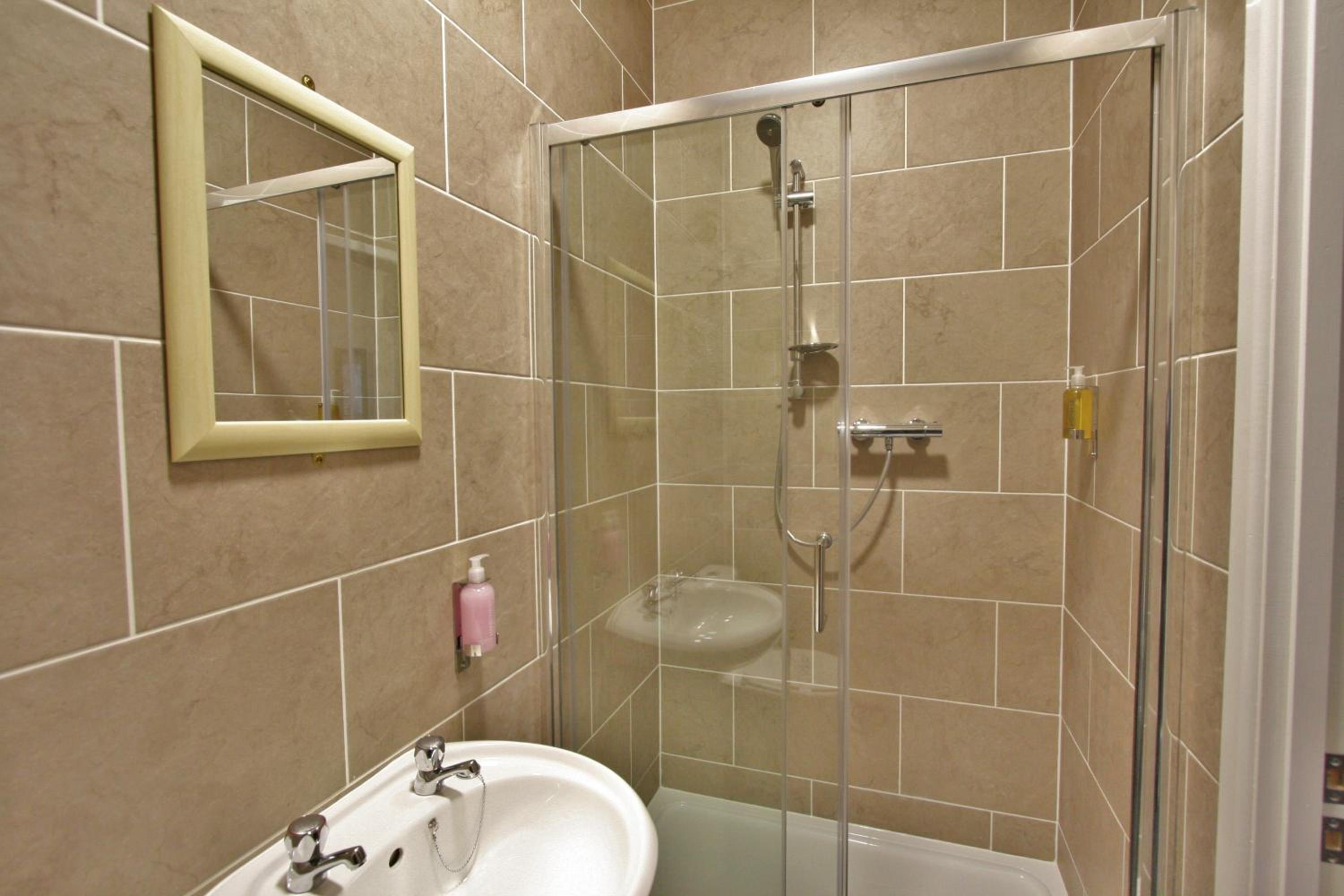 Twin Room - Photo 6