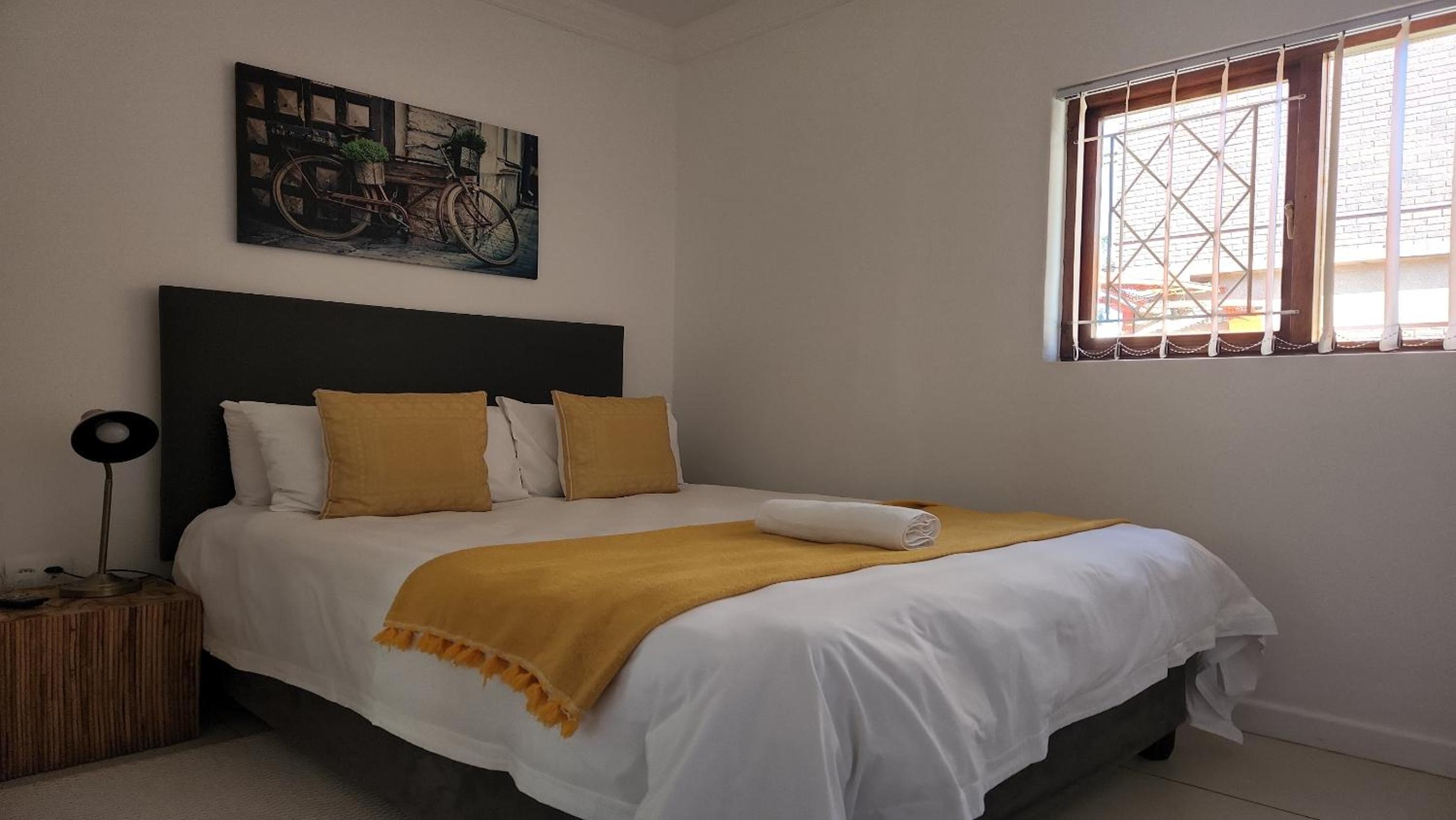 One-Bedroom Apartment - Photo 1