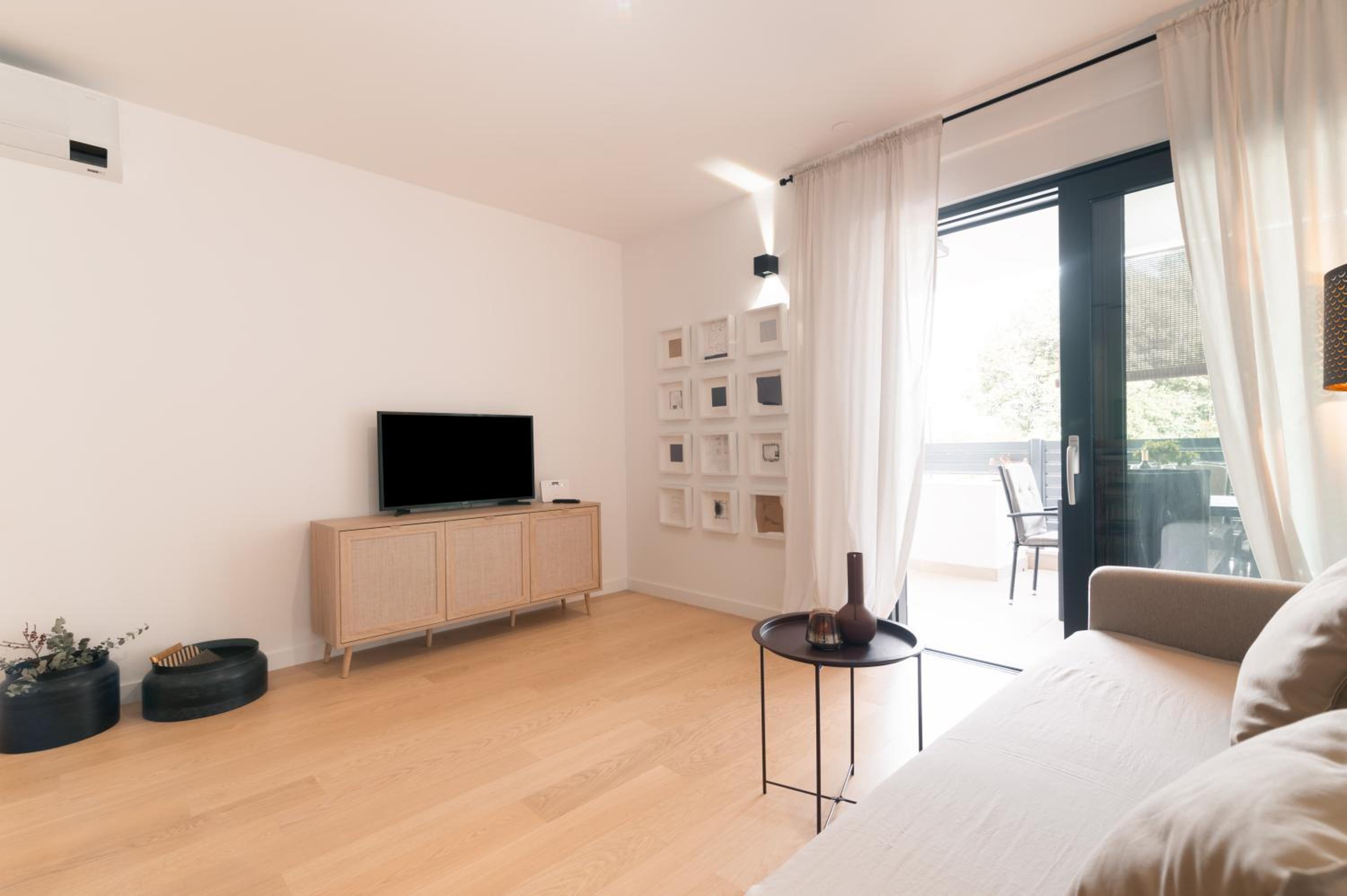 One-Bedroom Apartment - Photo 23