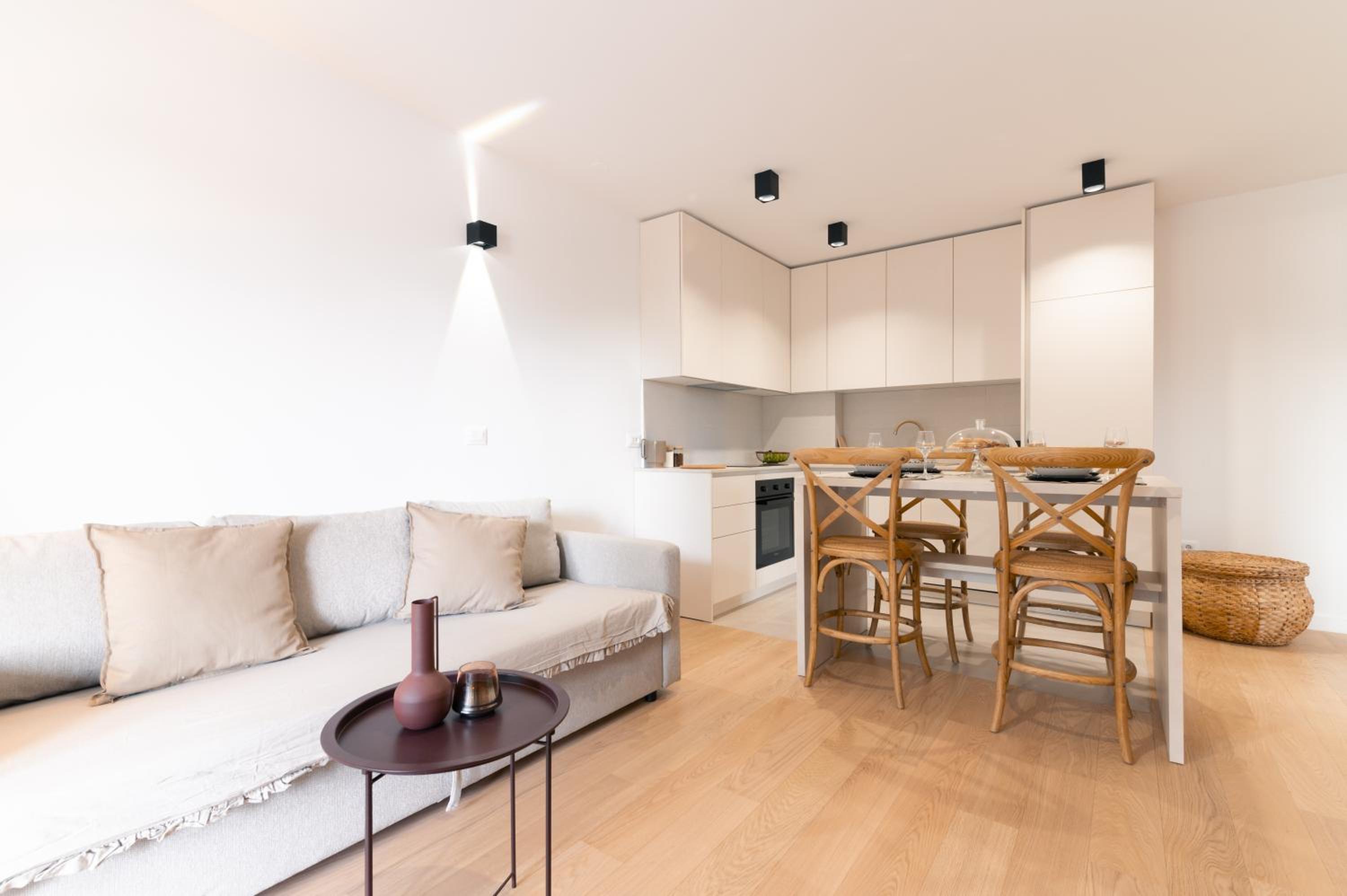 One-Bedroom Apartment - Photo 1