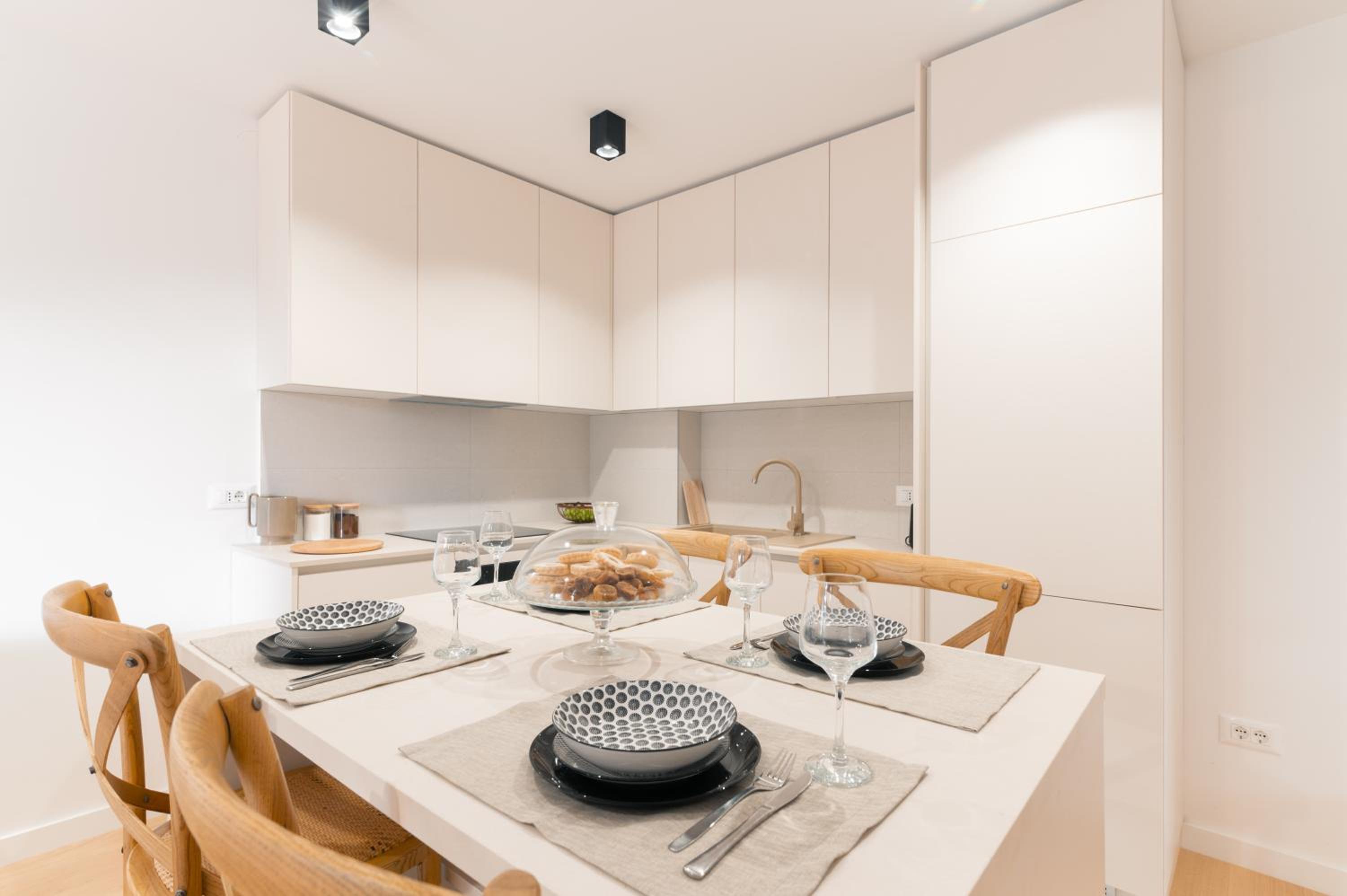 One-Bedroom Apartment - Photo 8