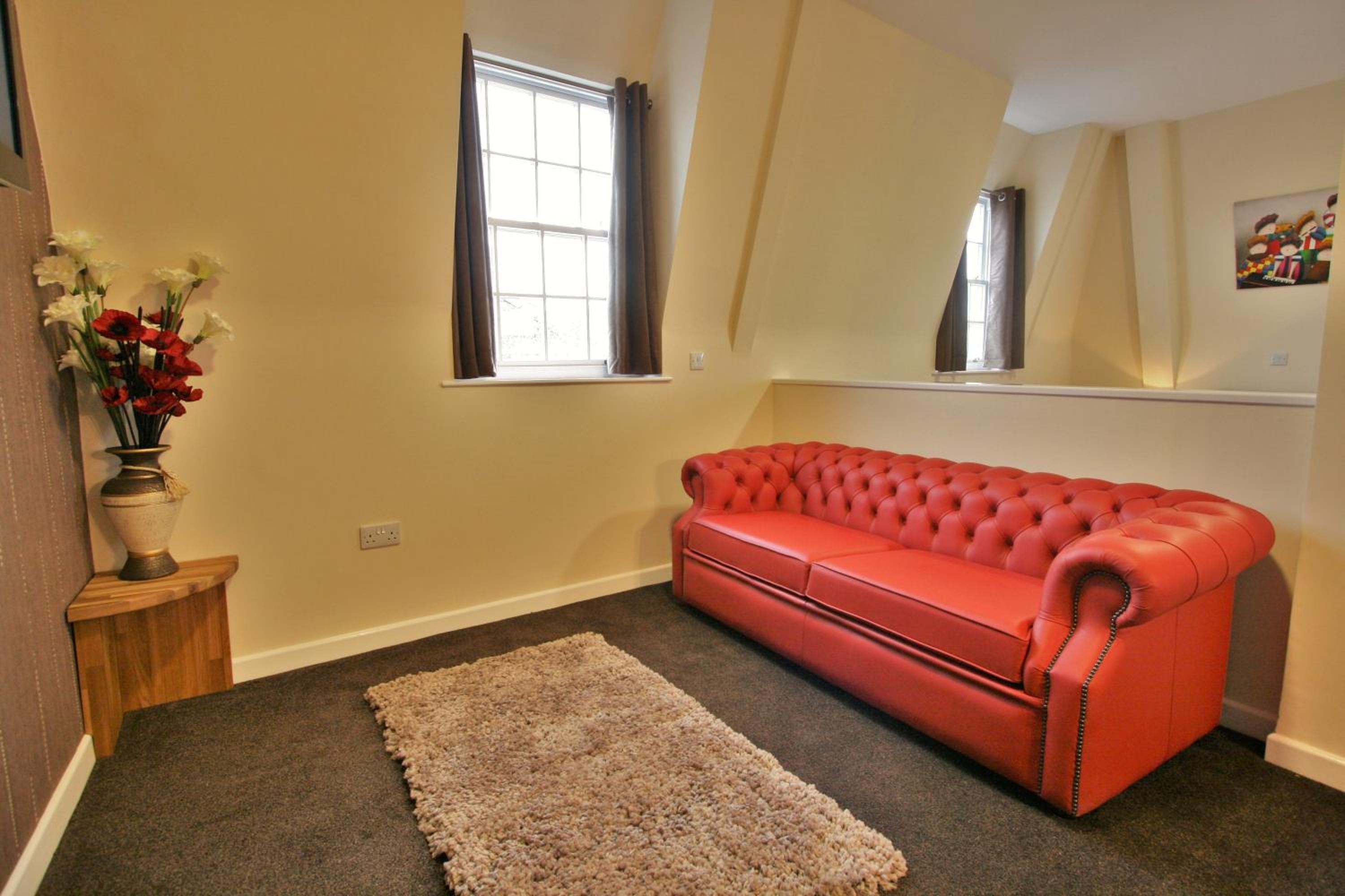 Suite - Photo 3