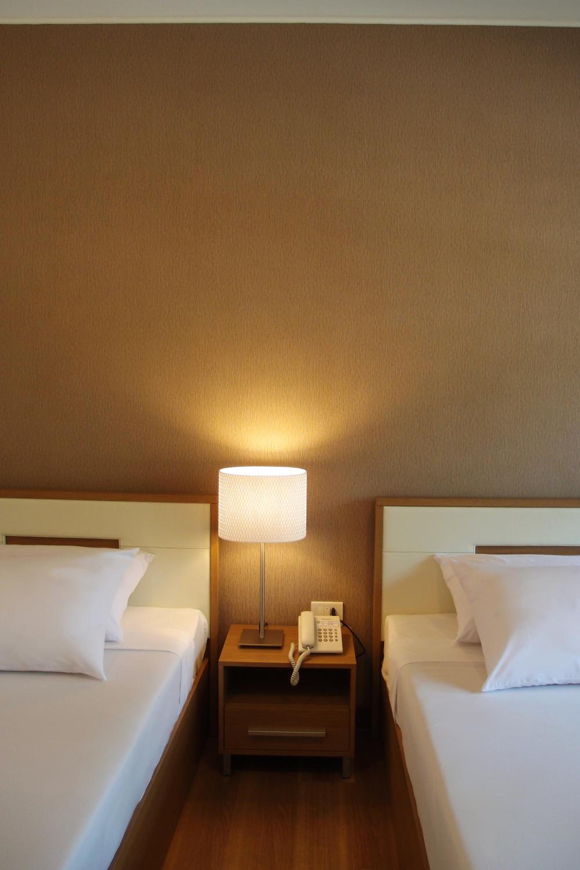 Standard Twin Room photo 3