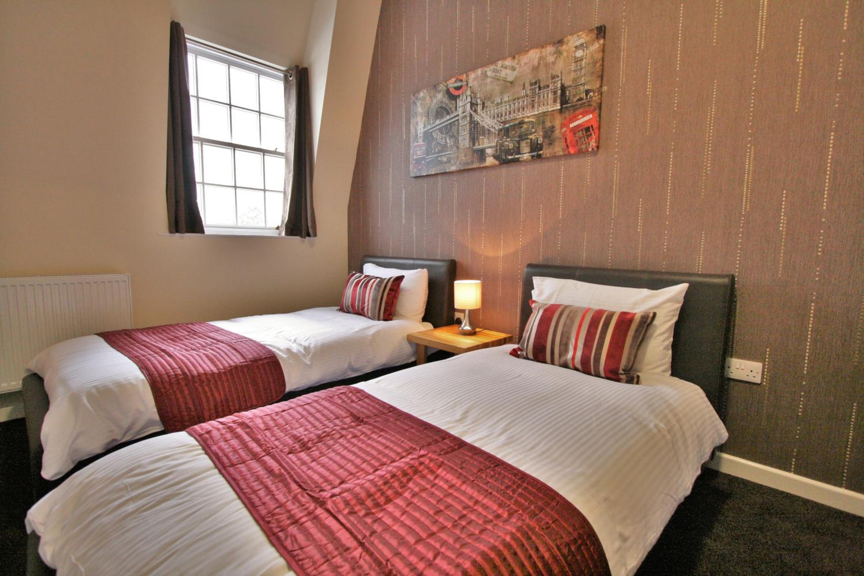 Twin Room - Photo 7