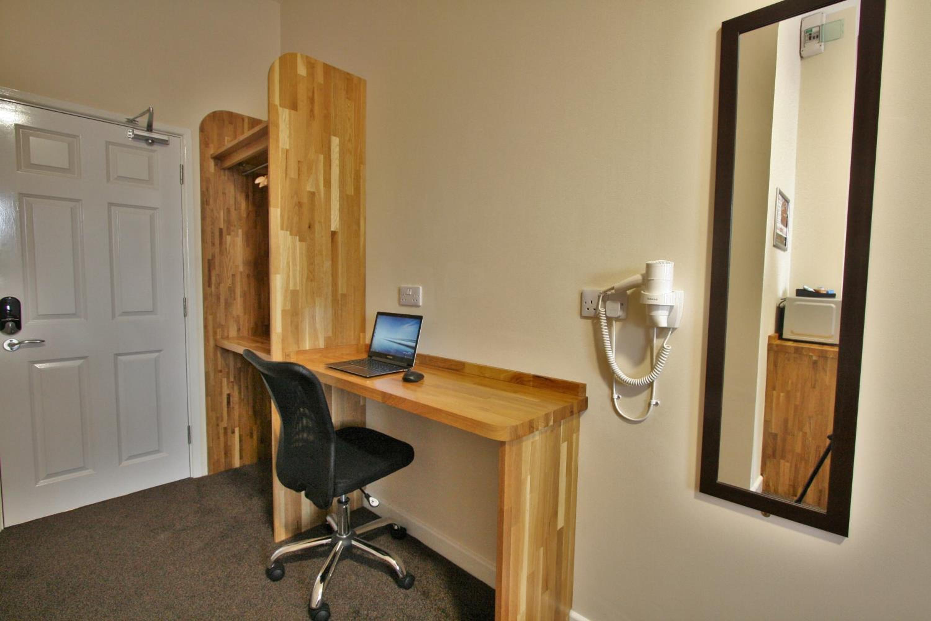 Twin Room - Photo 4