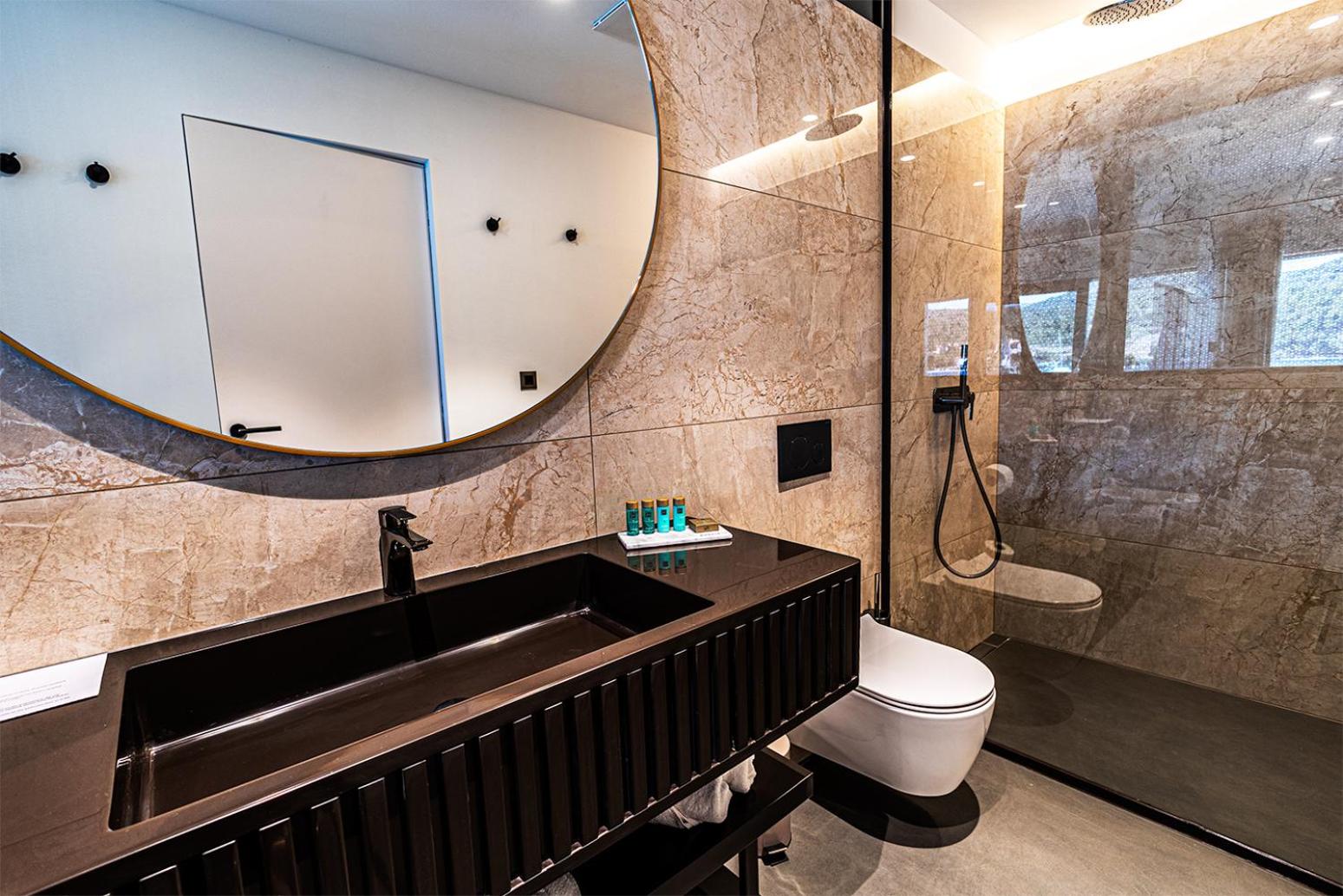 Standard Double or Twin Room - Photo 3