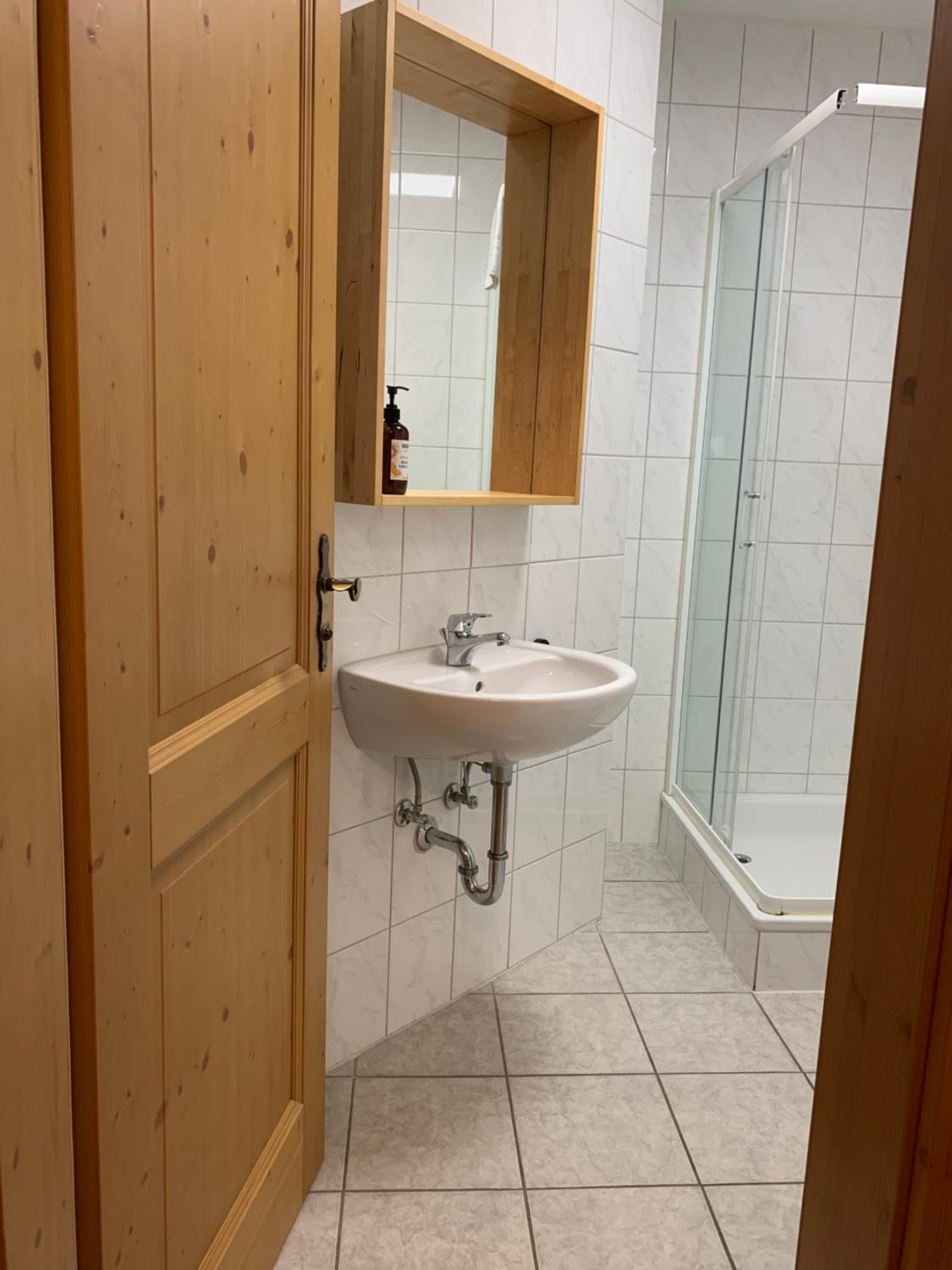 Standard Double Room - Photo 6