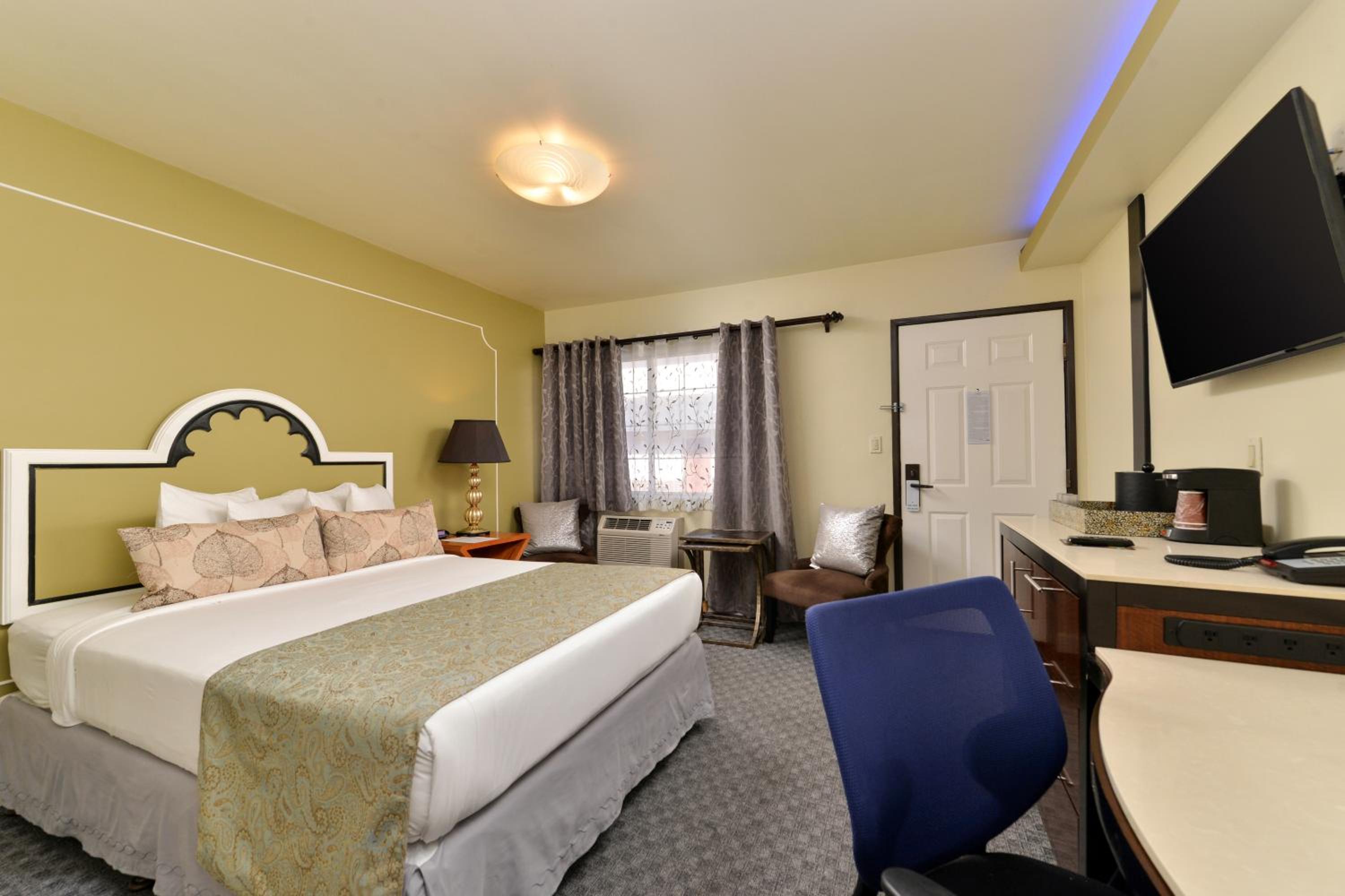 Queen Room with Spa Bath - Non Smoking - Photo 1