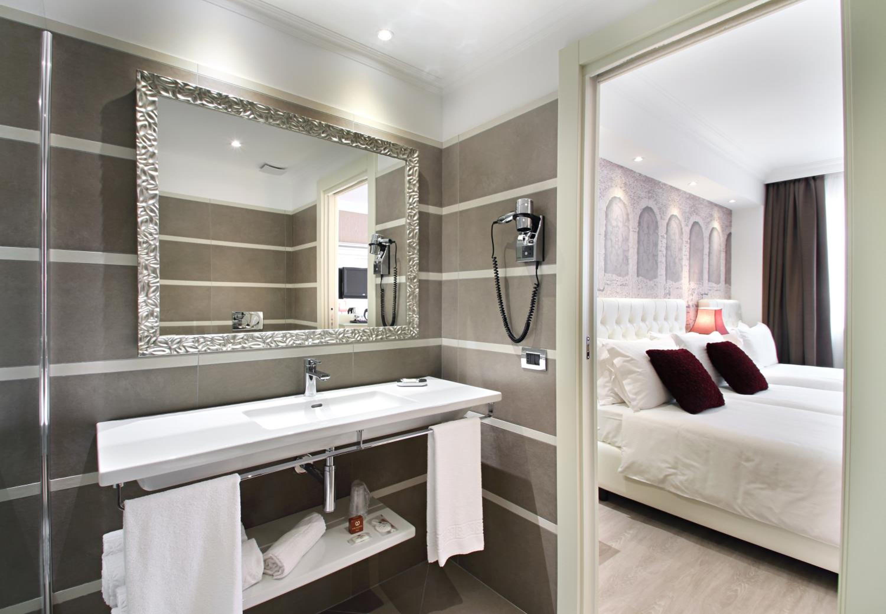 Deluxe Double Room - Photo 6