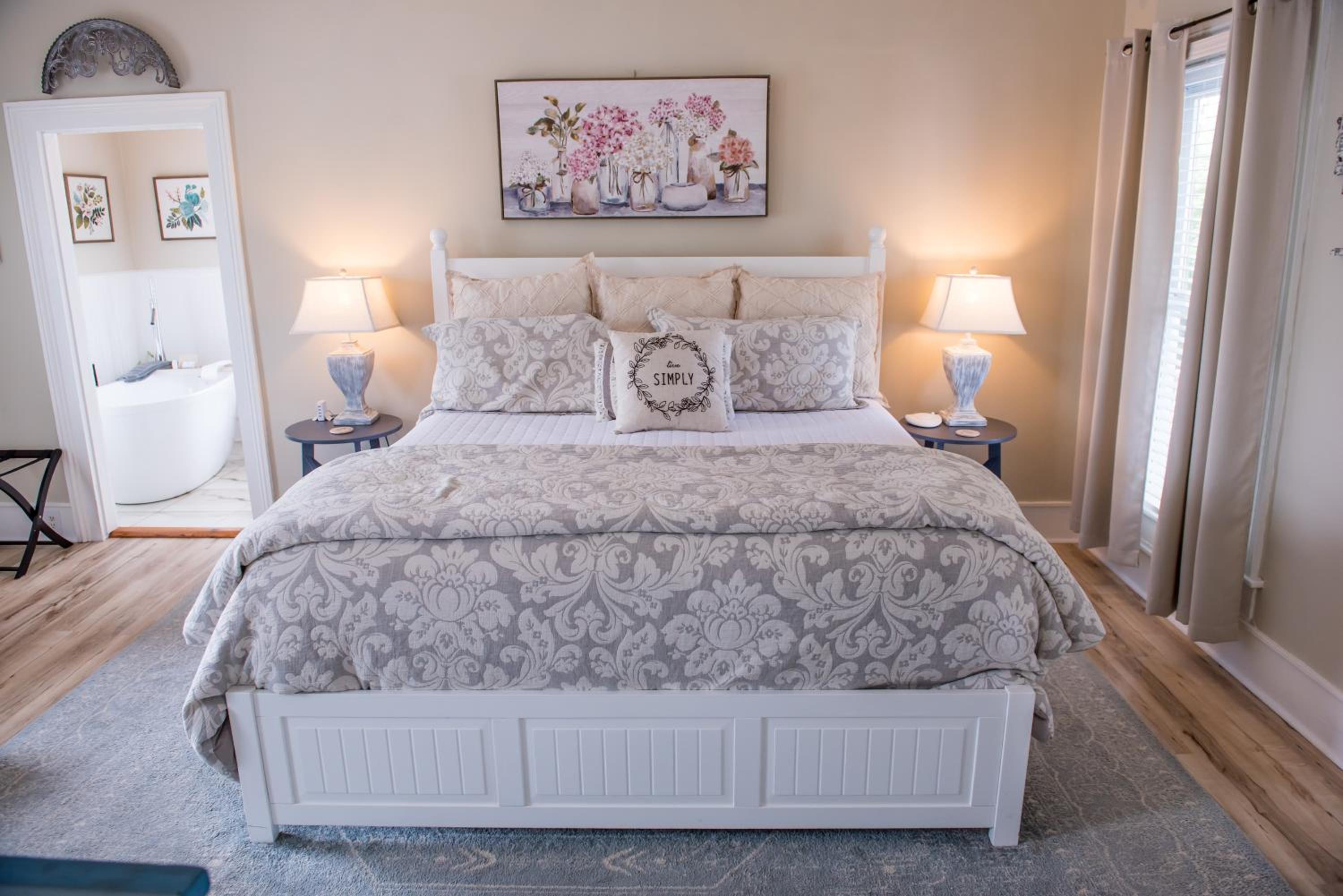 Deluxe Suite with Spa Bath