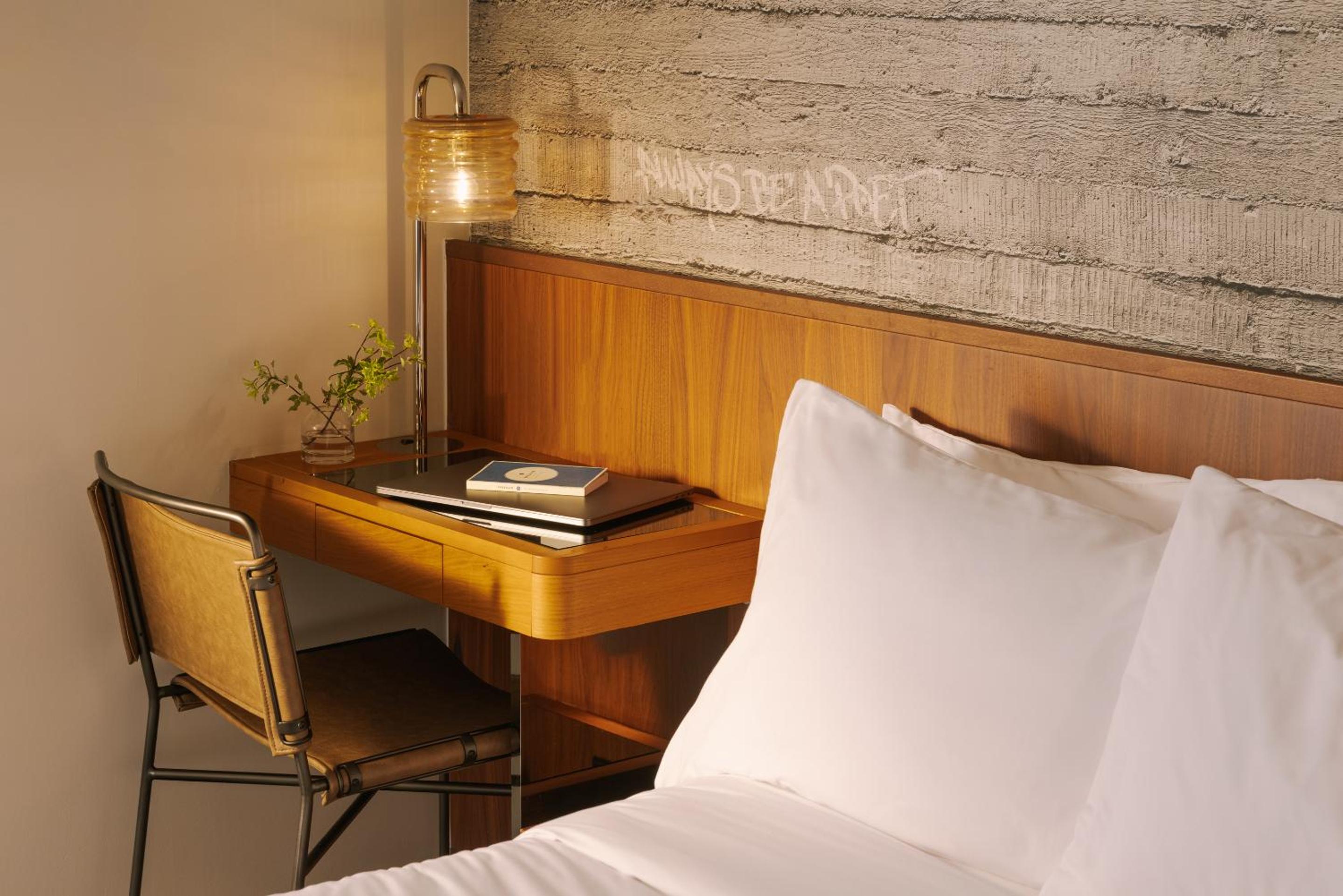 Superior King Room photo 3