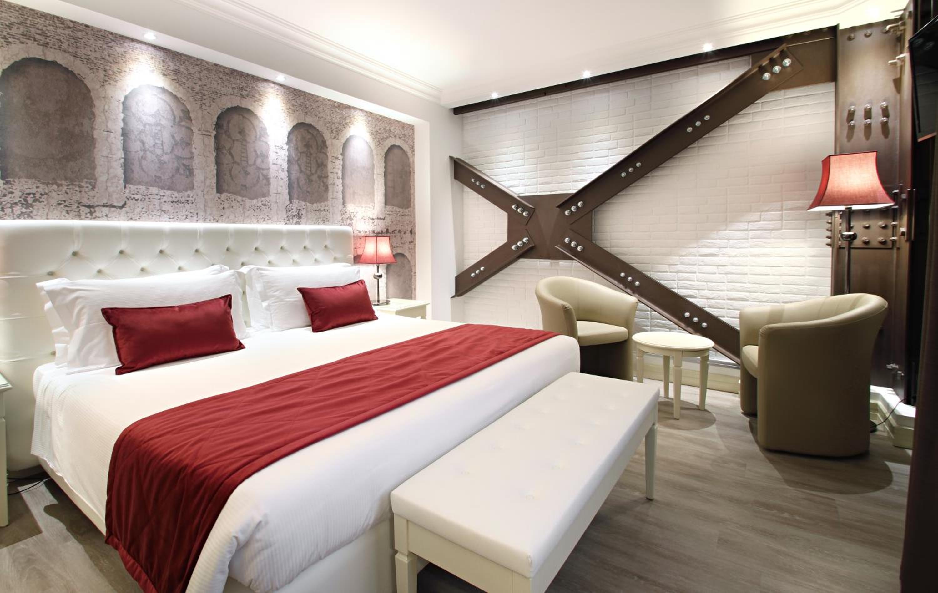 Deluxe Junior Suite - Photo 2