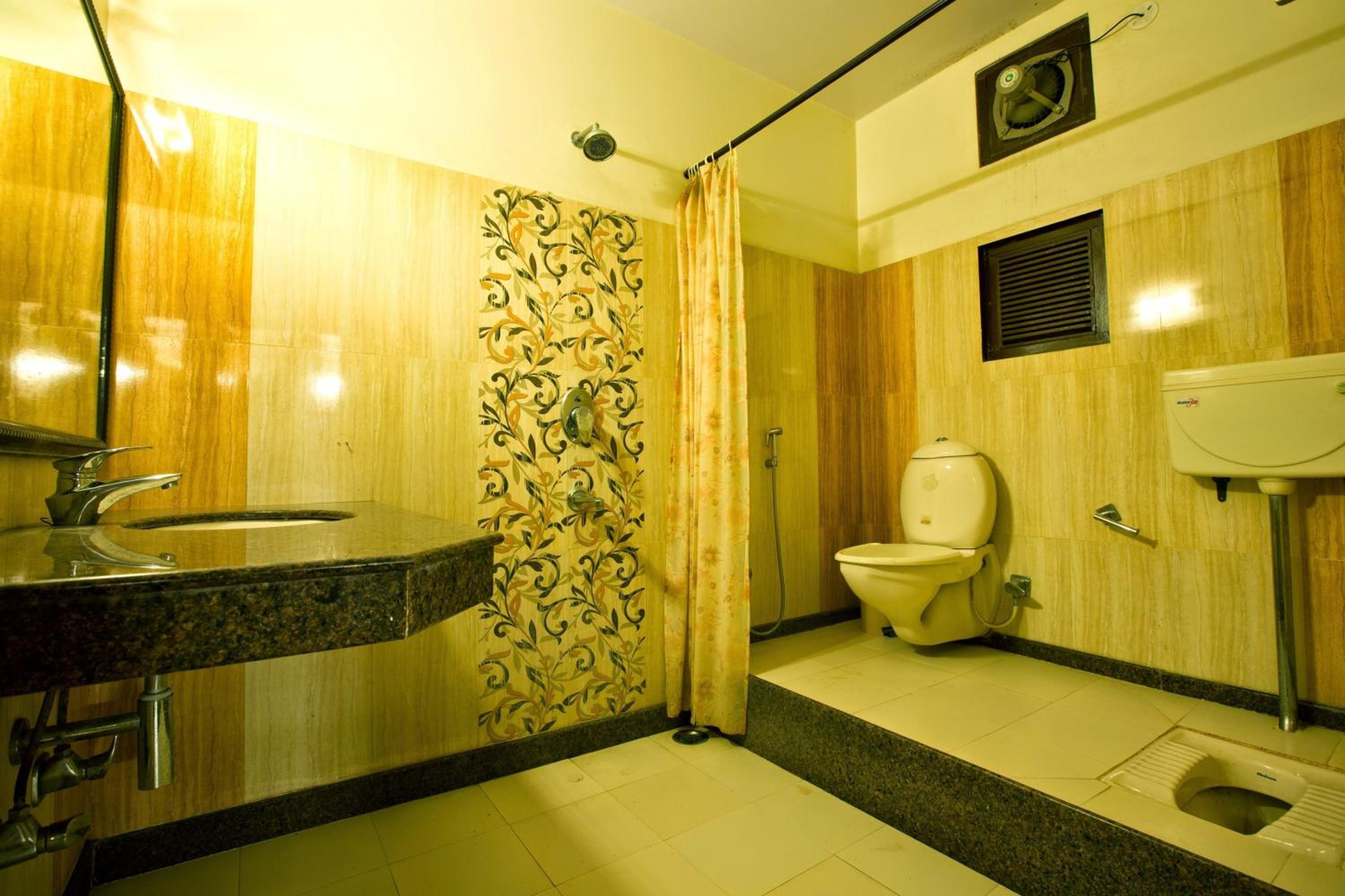 Standard Double Room - 10% off on SURA Cocktails & Cuisines, Enjoy Live Music, Welcome Drink on Arrival and Free Pickup from Railway Station - Photo 18