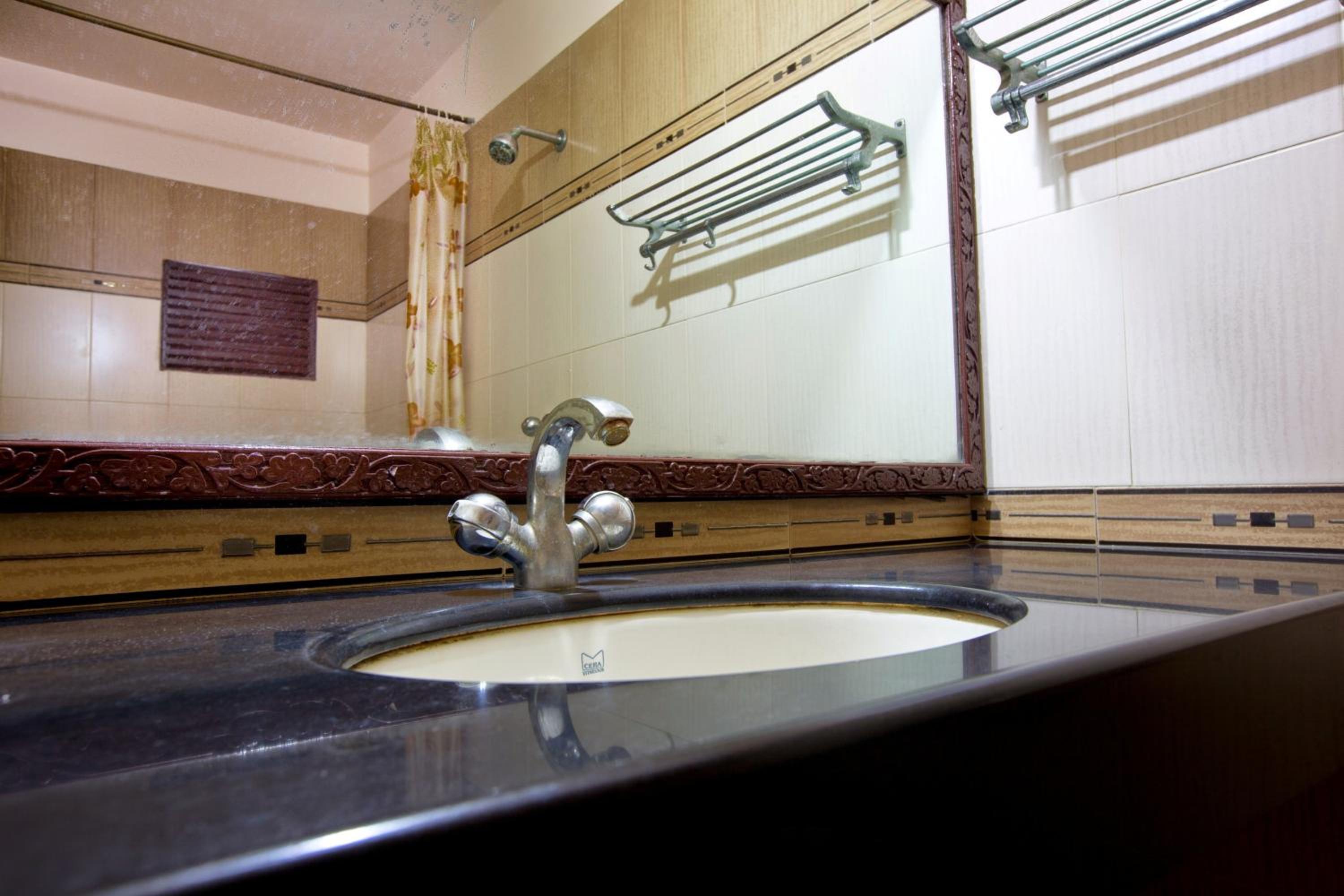 Superior Triple Room  - 10% off on SURA Cocktails & Cuisines, Enjoy Live Music, Welcome Drink on Arrival and Free Pickup from Railway Station - Photo 4