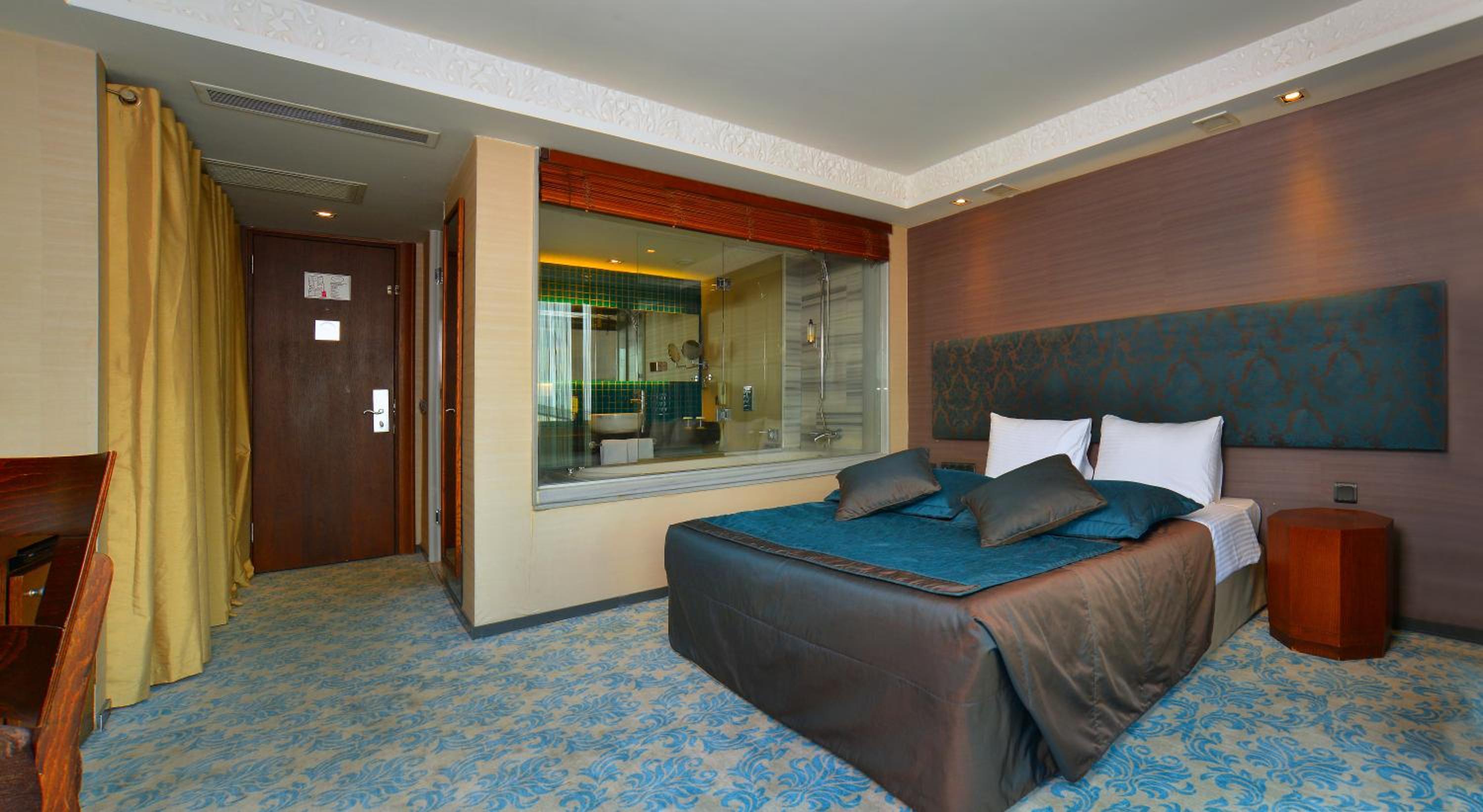 Executive Double Room with Bath and Balcony photo 1