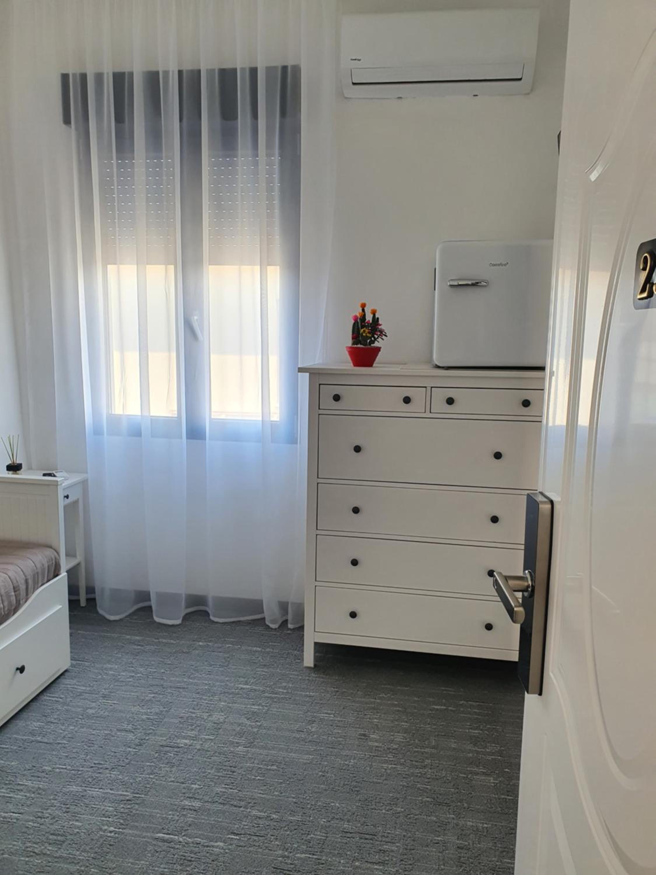 Single Room with Shared Bathroom