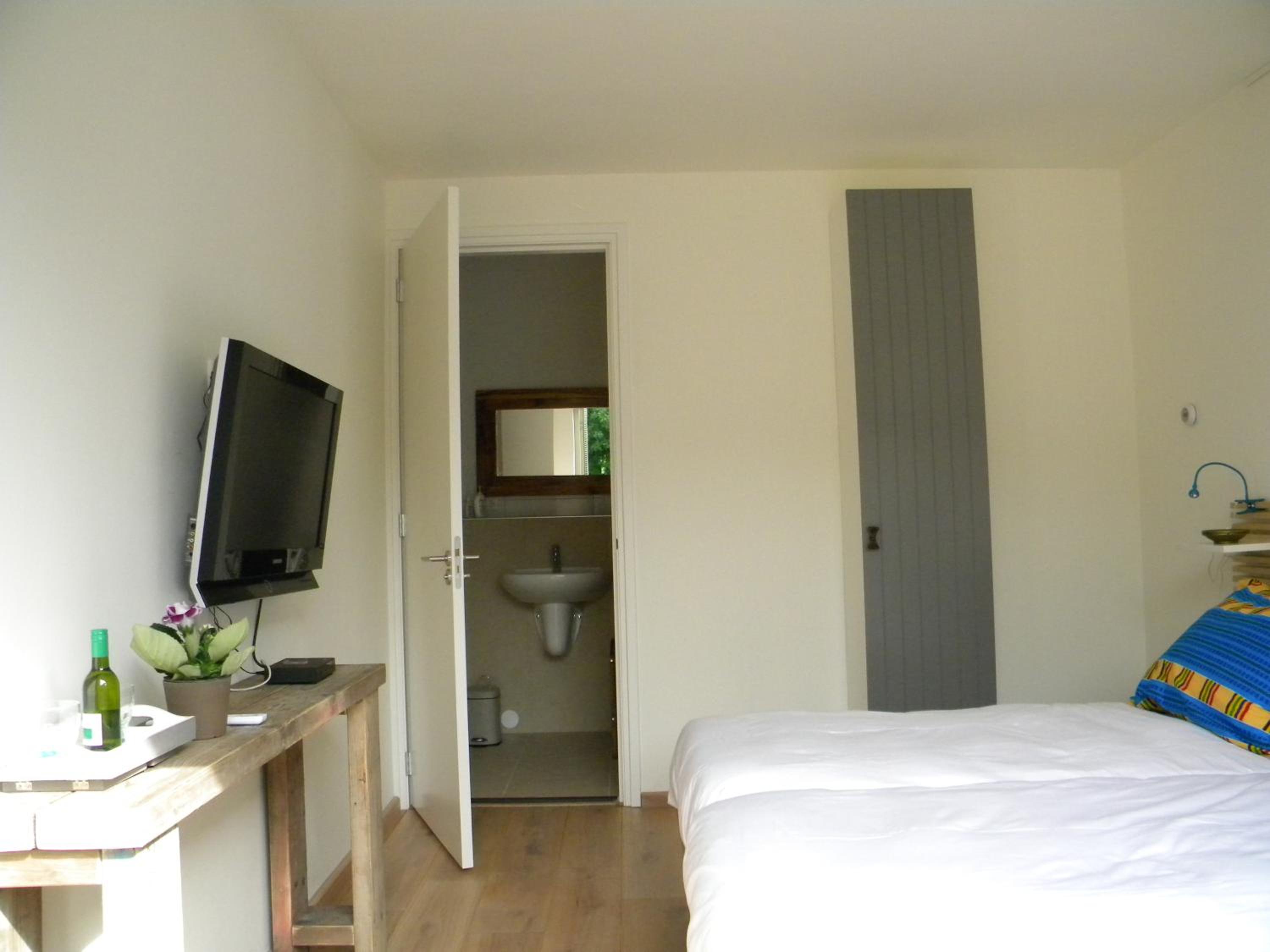 Double Room With Private Bathroom photo 2