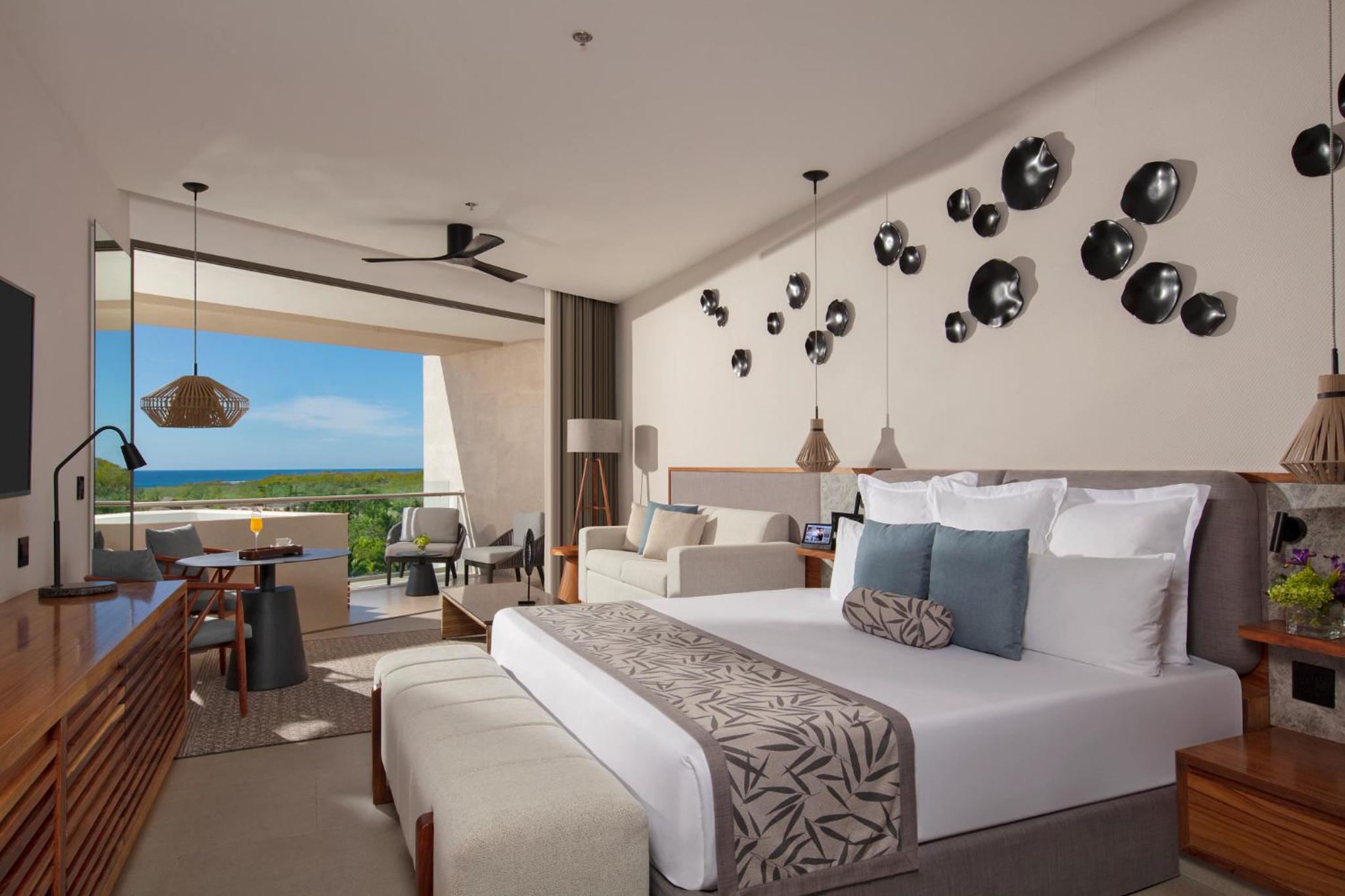 Preferred Club Junior Suite Ocean View King - Photo 1