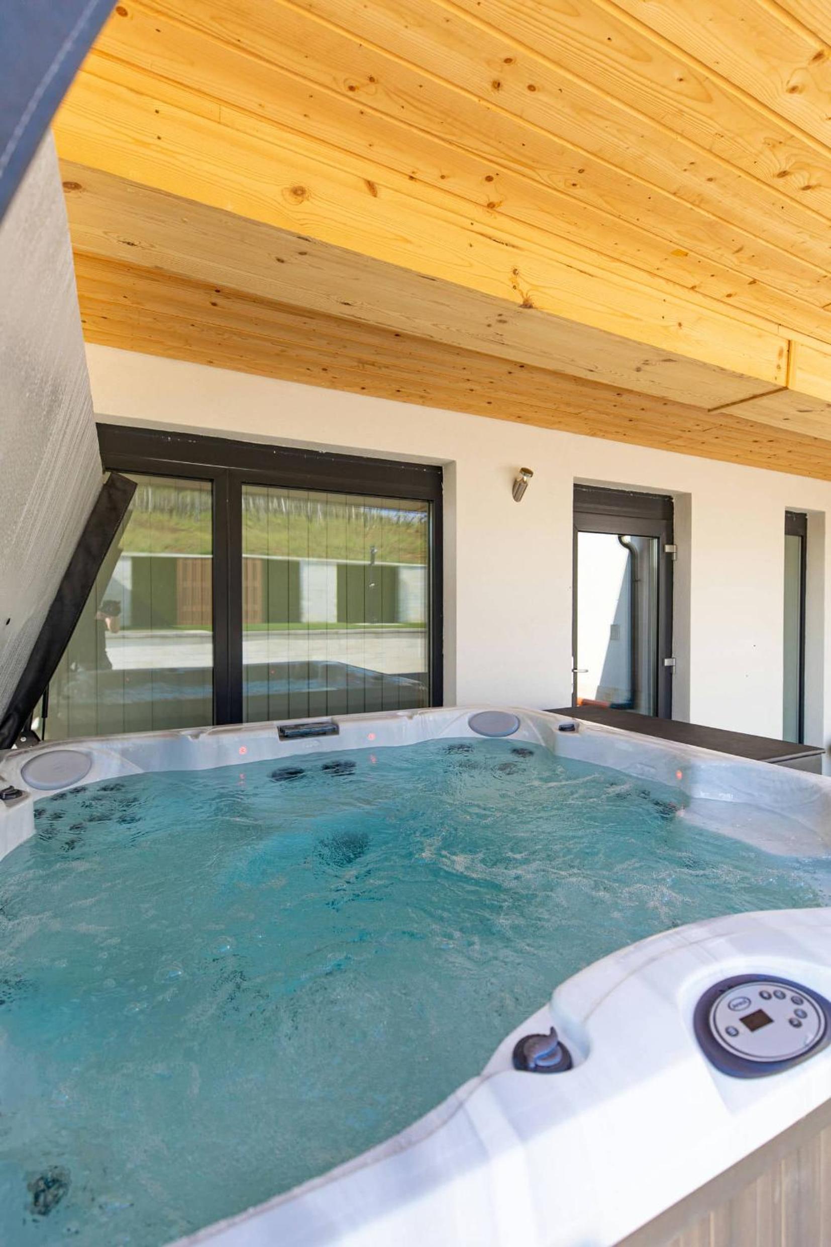 Villa photo 3