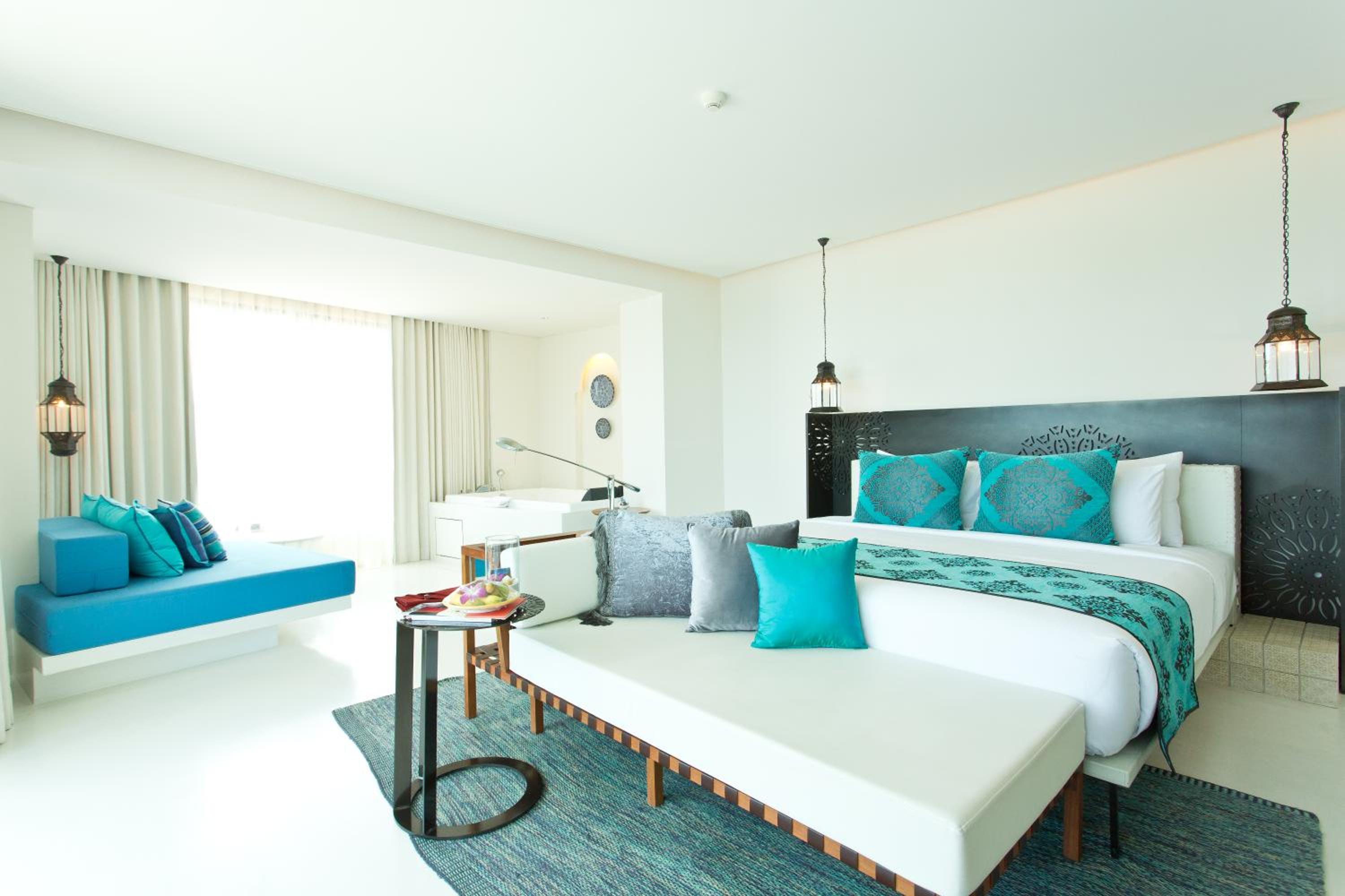 Oceanfront Suite In-Bedroom Jacuzzi - Photo 5