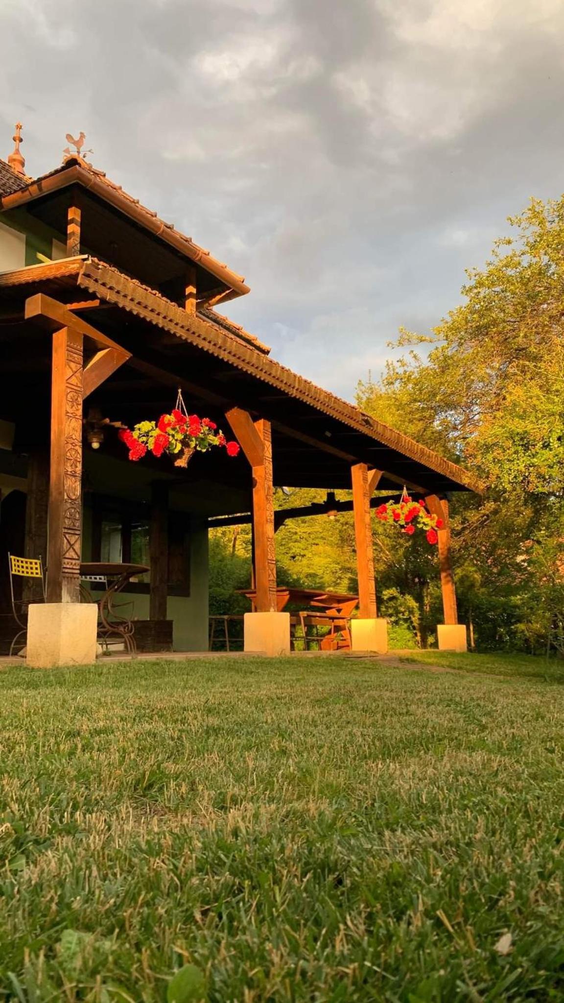 5-Bedroom Villa with Garden View photo 2