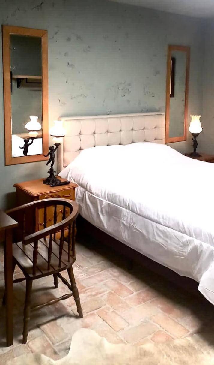 Double Room With Balcony (4)