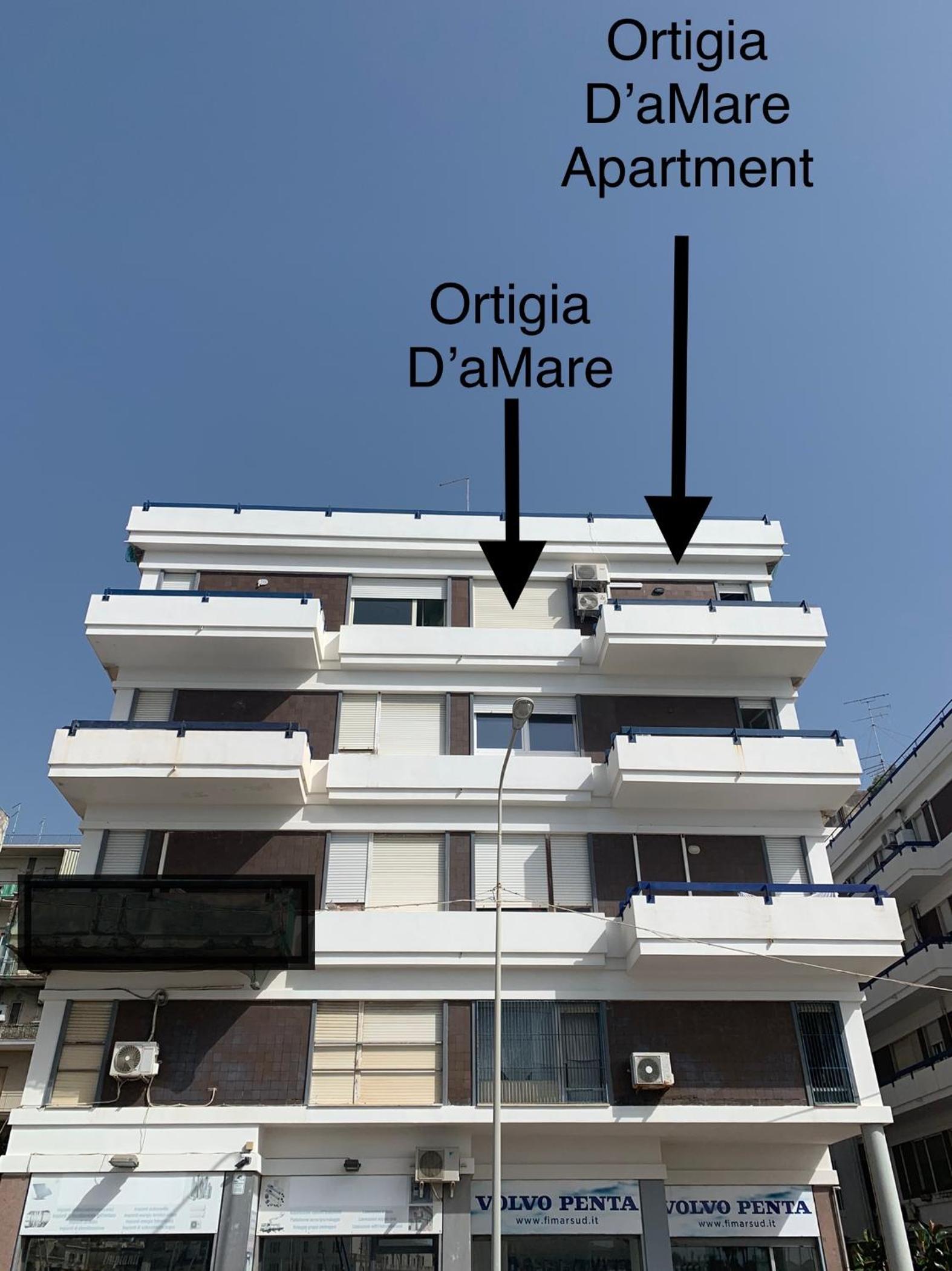 Deluxe Double Room with Sea View - Photo 11