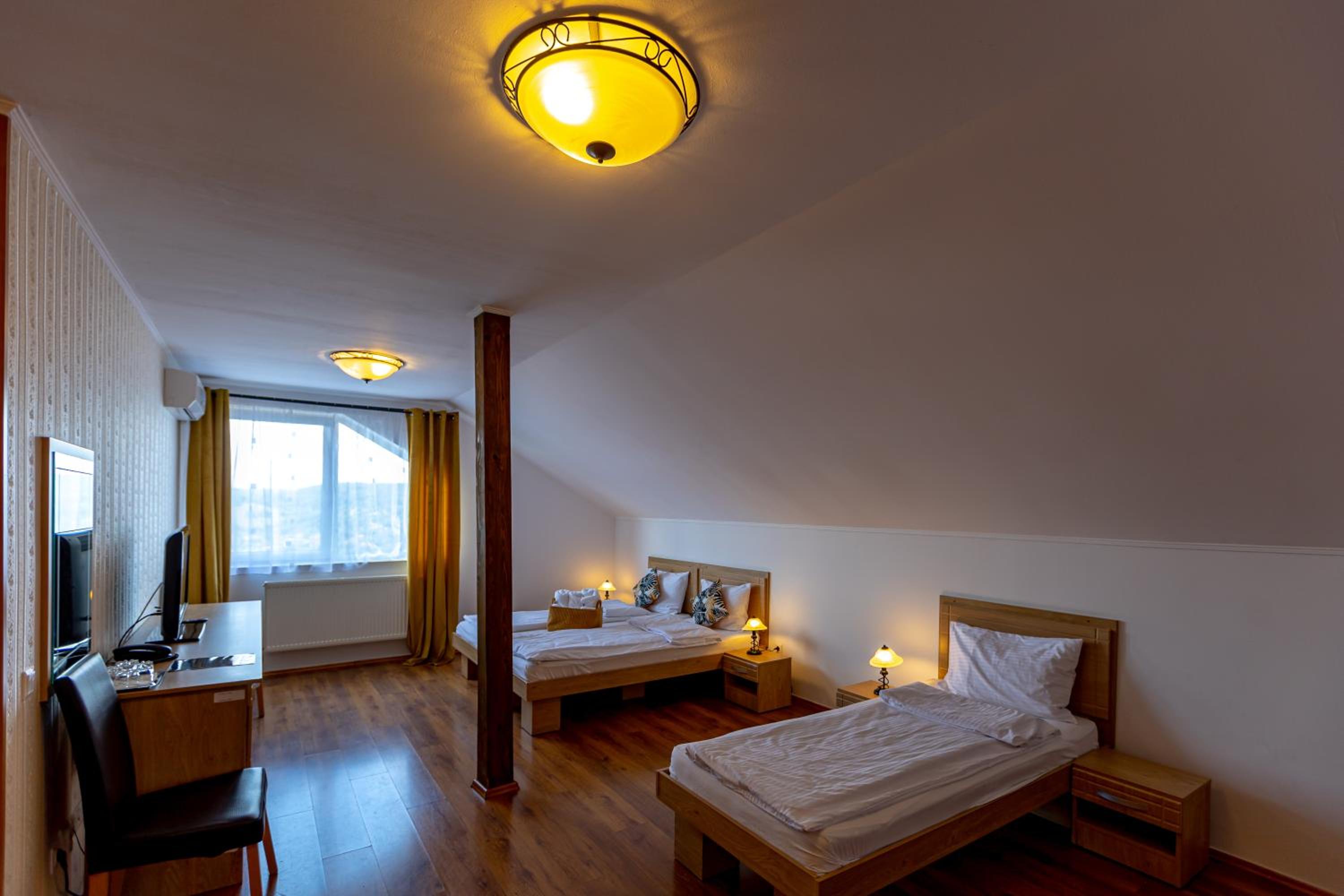 Triple Room with City View