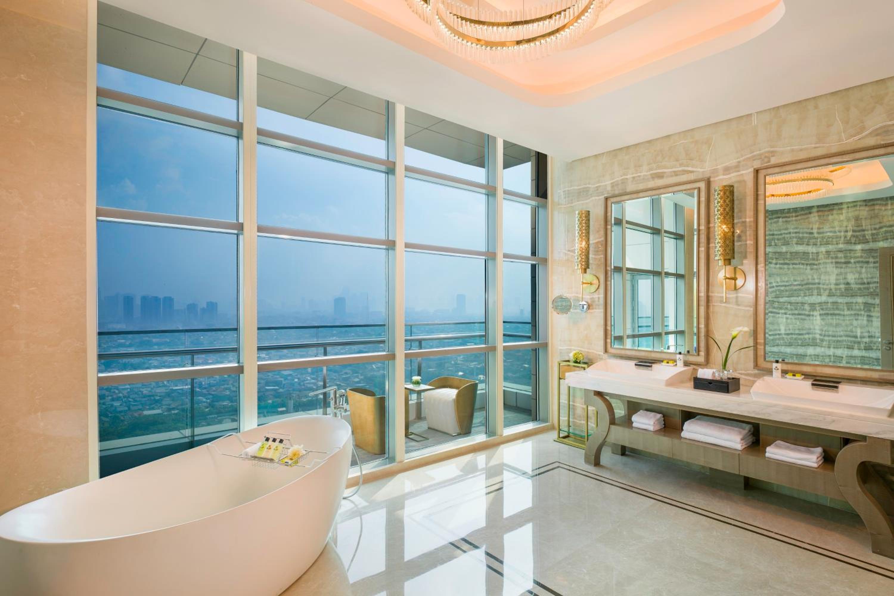 Ambassador King Suite with City View