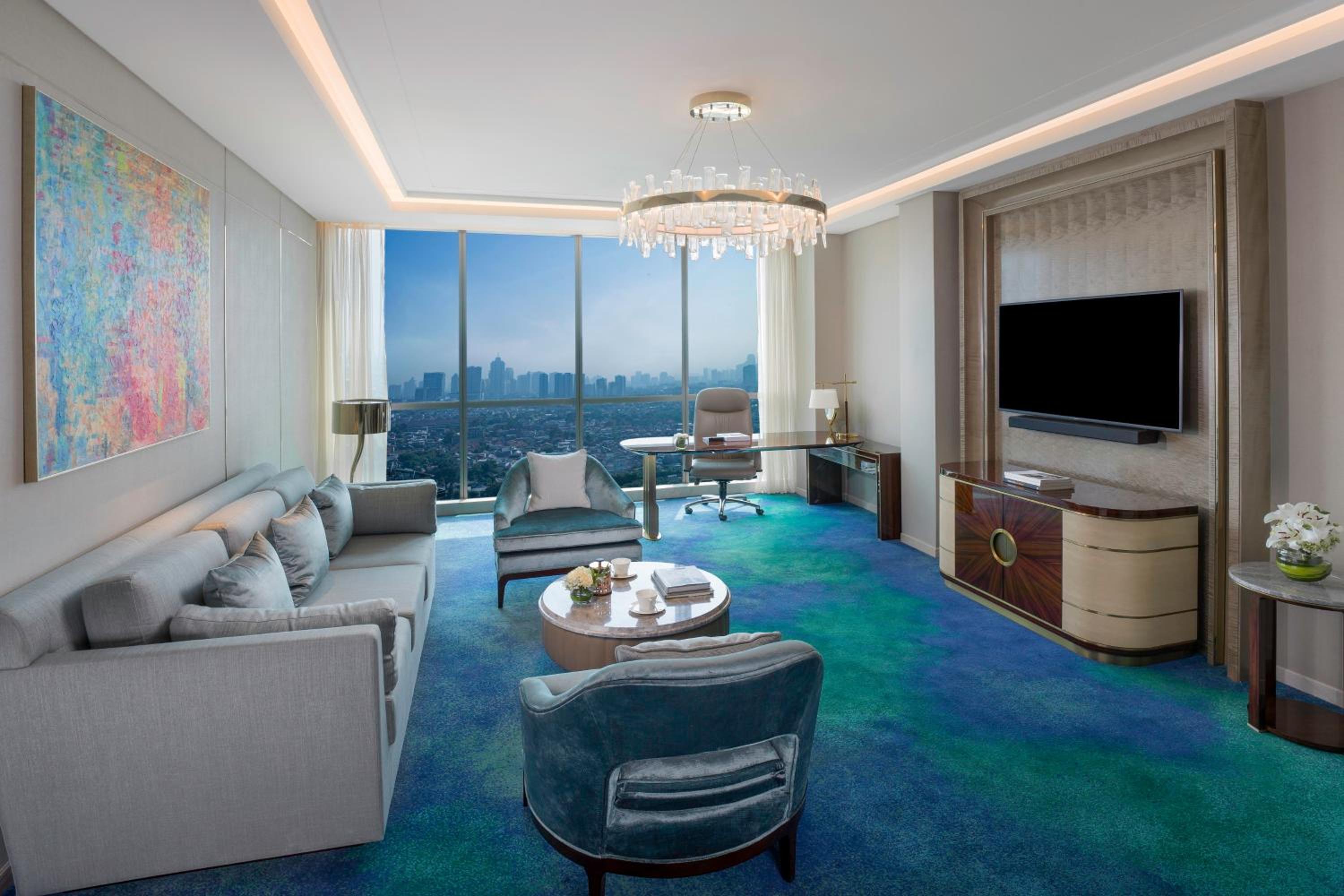 One-Bedroom King Suite thumbnail 6