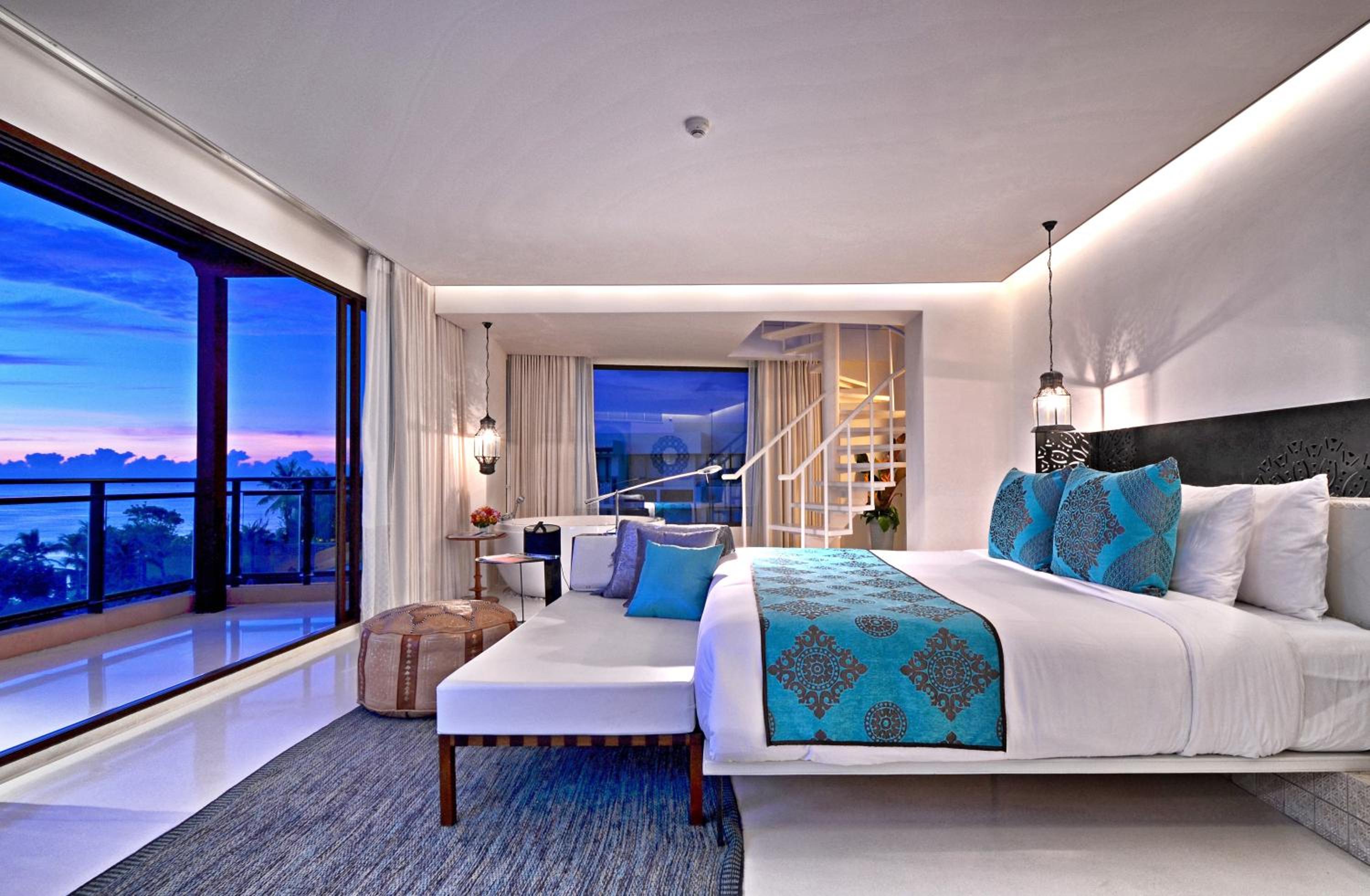 Celestial Suite In-Bedroom Jacuzzi - Photo 3