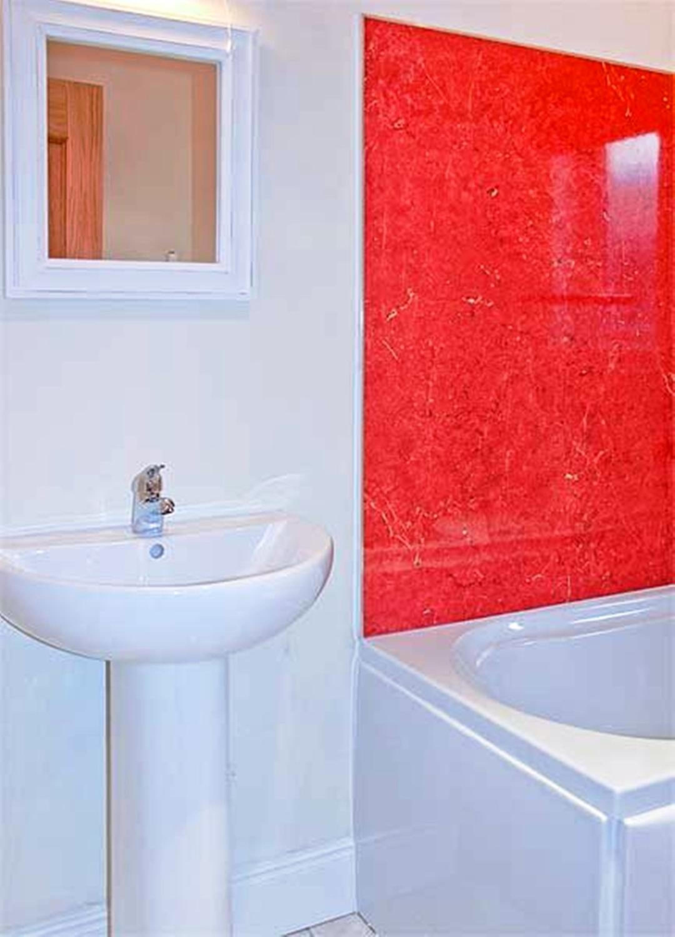 Family Room with Private Bathroom - Photo 3
