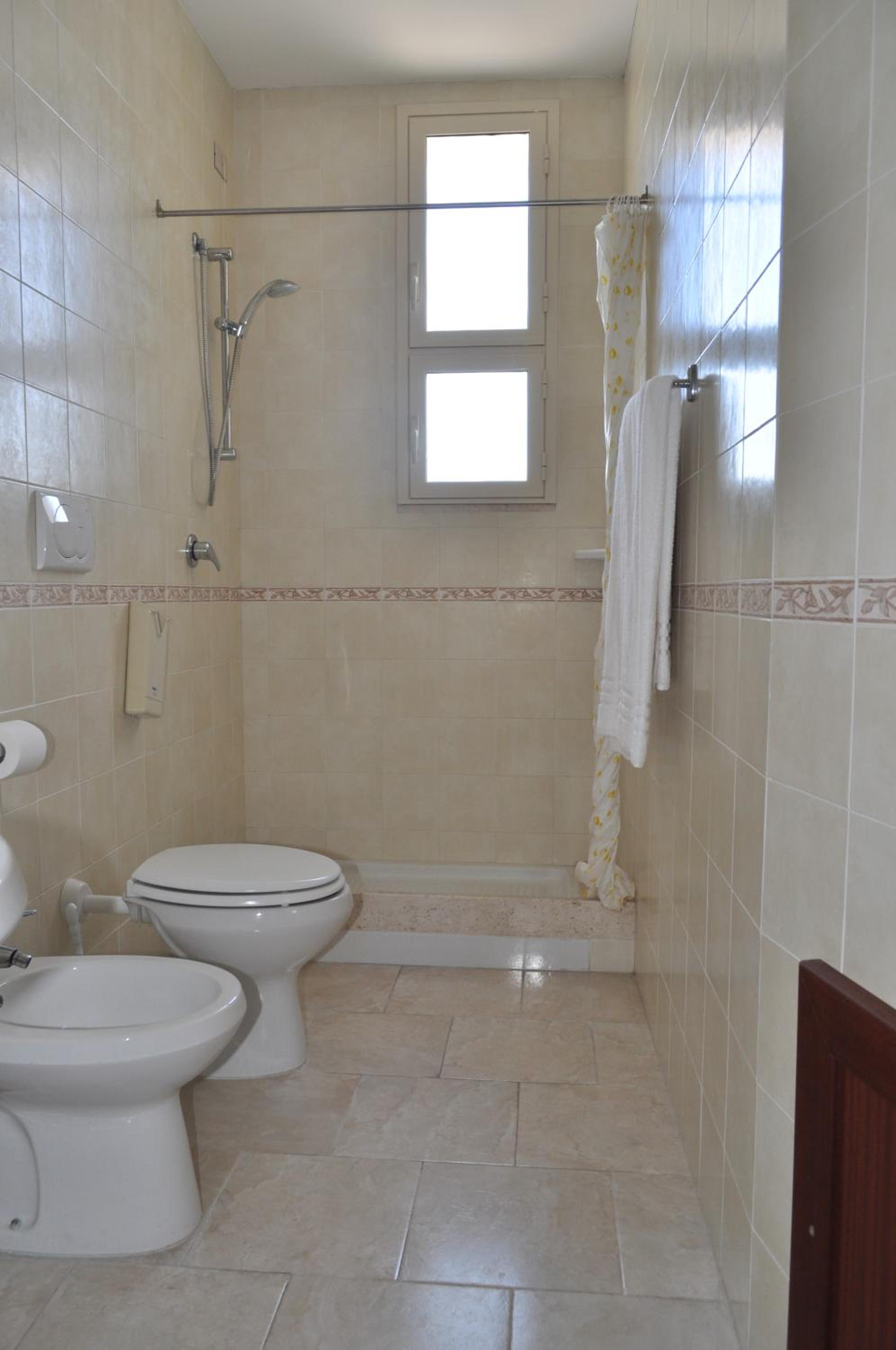 Double or Twin Room with Balcony and Sea View photo 2