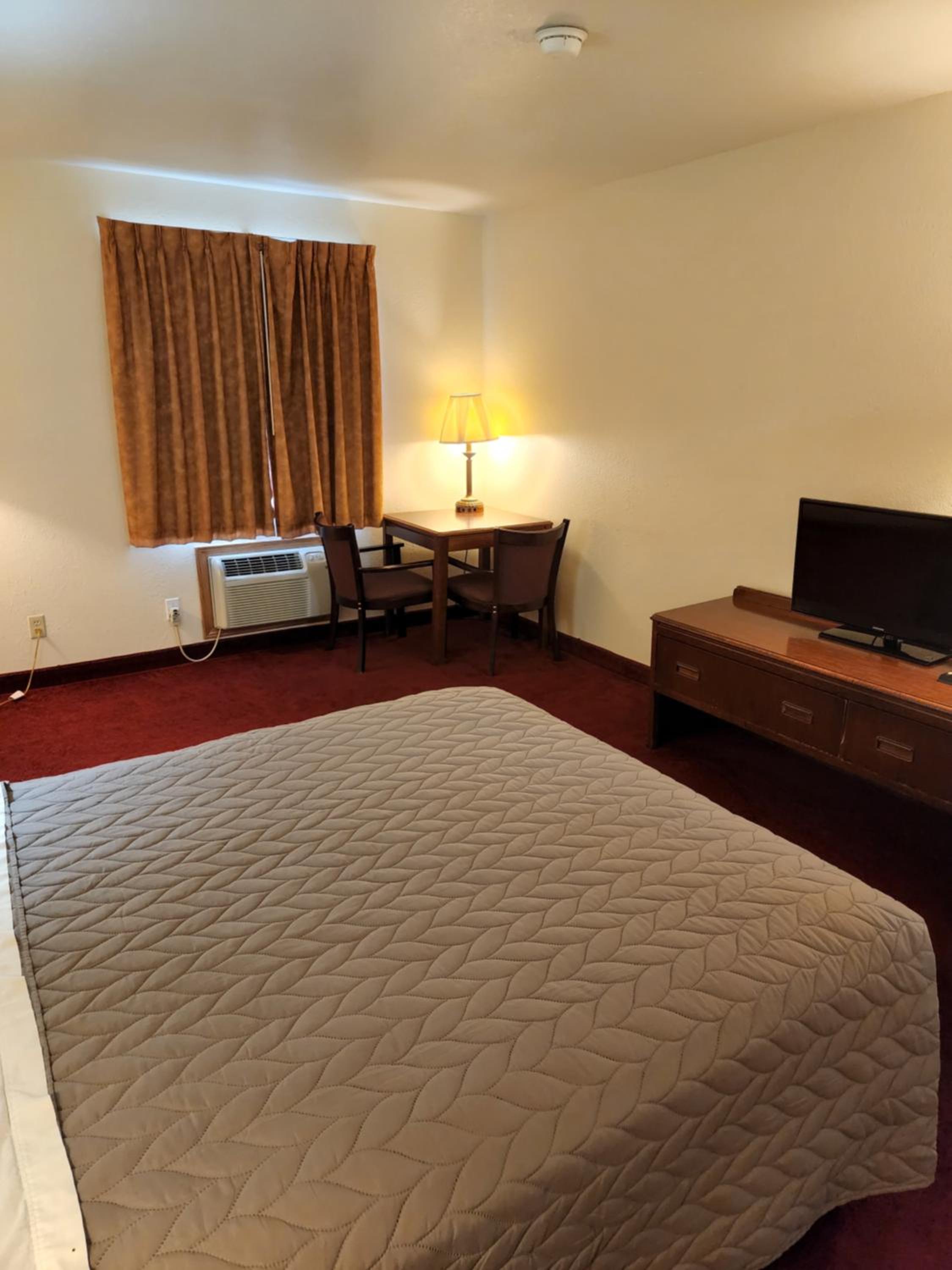 Queen Room - Non-Smoking - Photo 5