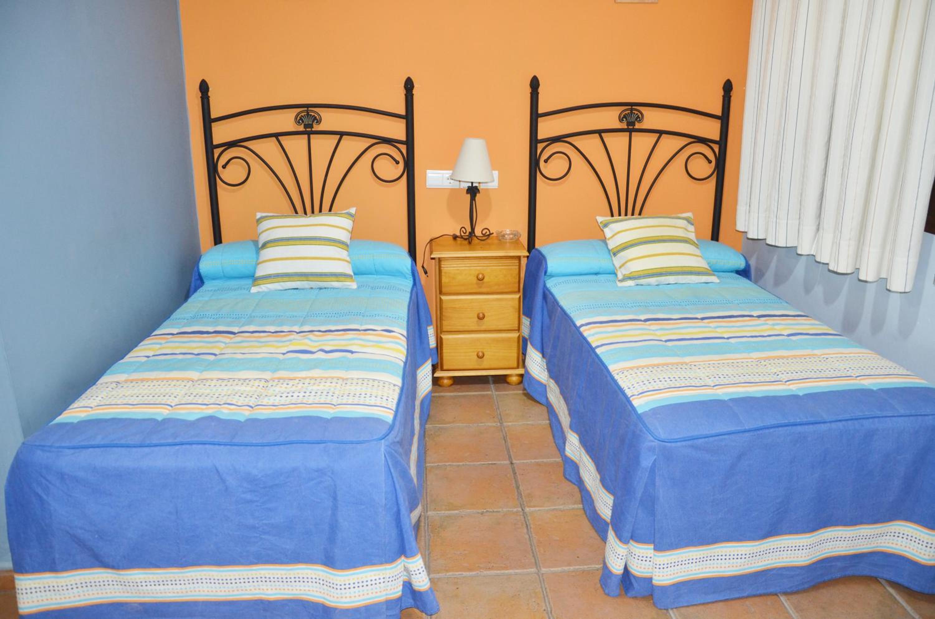Double or Twin Room - Photo 4