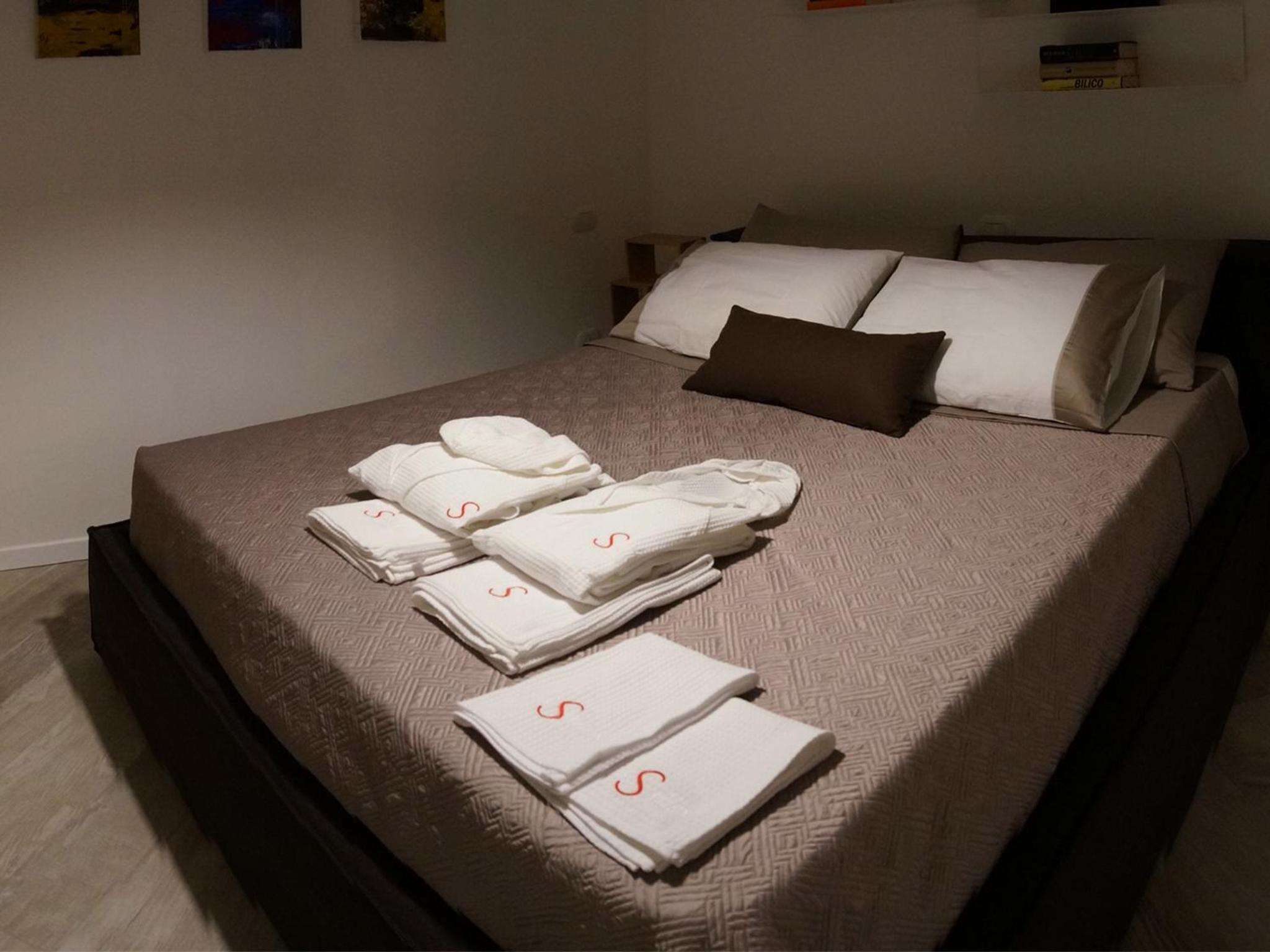 One-Bedroom Apartment - Photo 6