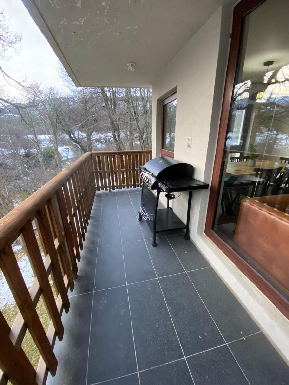 Apartment with Balcony photo 2