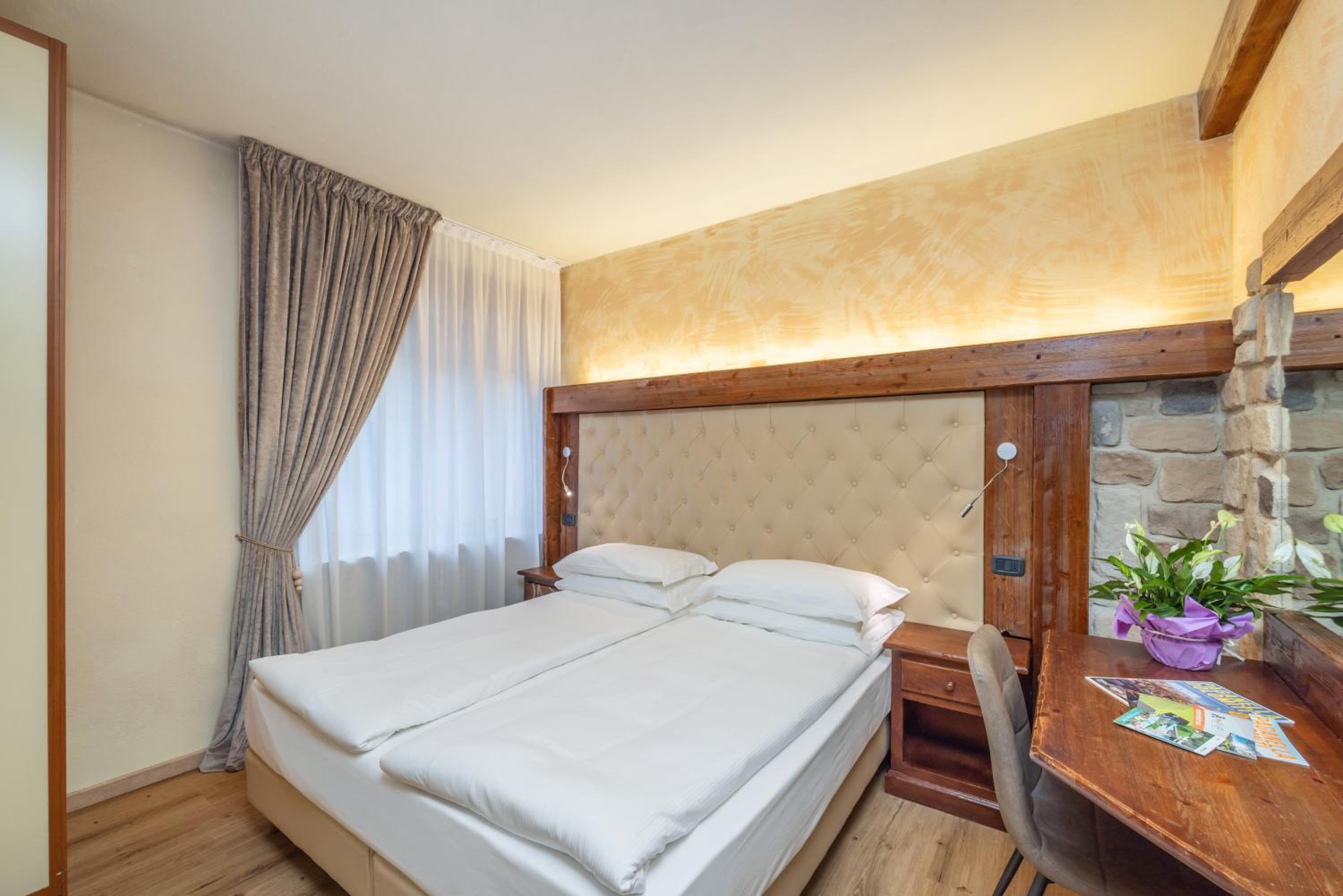 Double or Twin Room - Photo 1