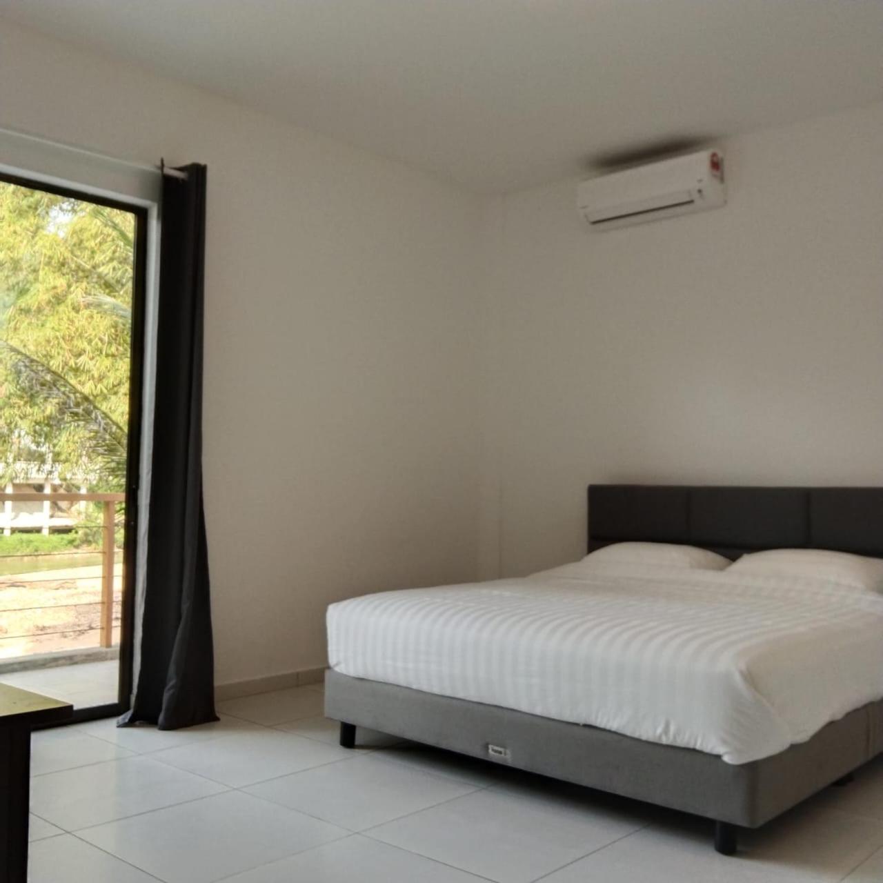 Deluxe King Room photo 3