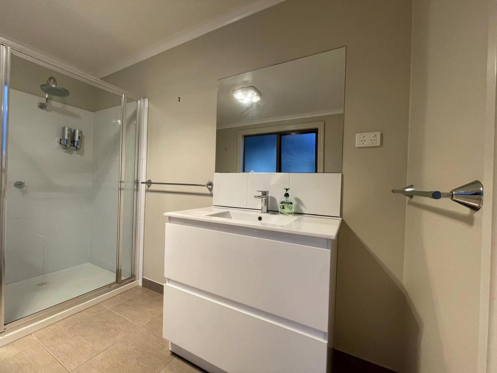 Two-Bedroom House photo 2