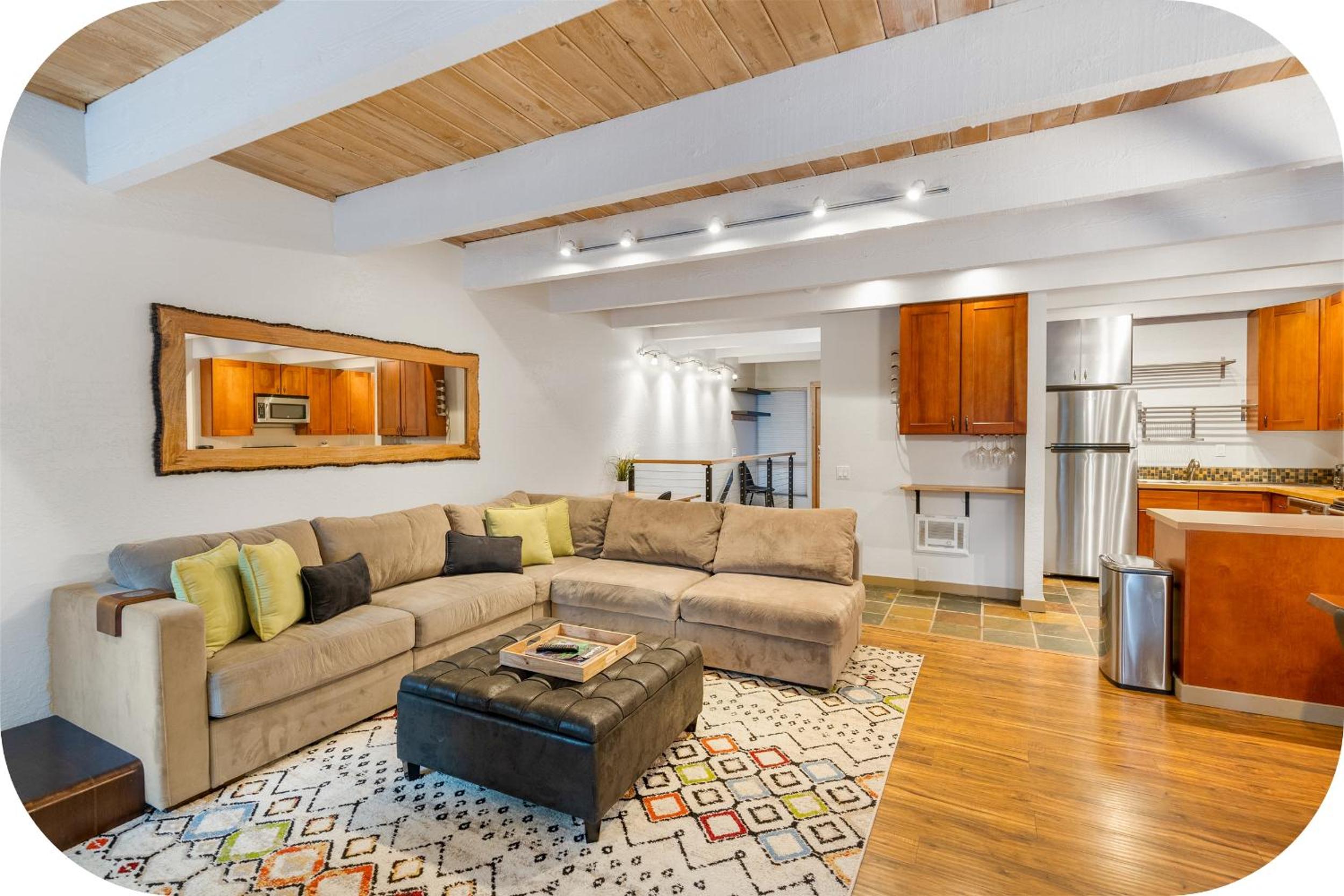 Three-Bedroom Townhouse photo 2