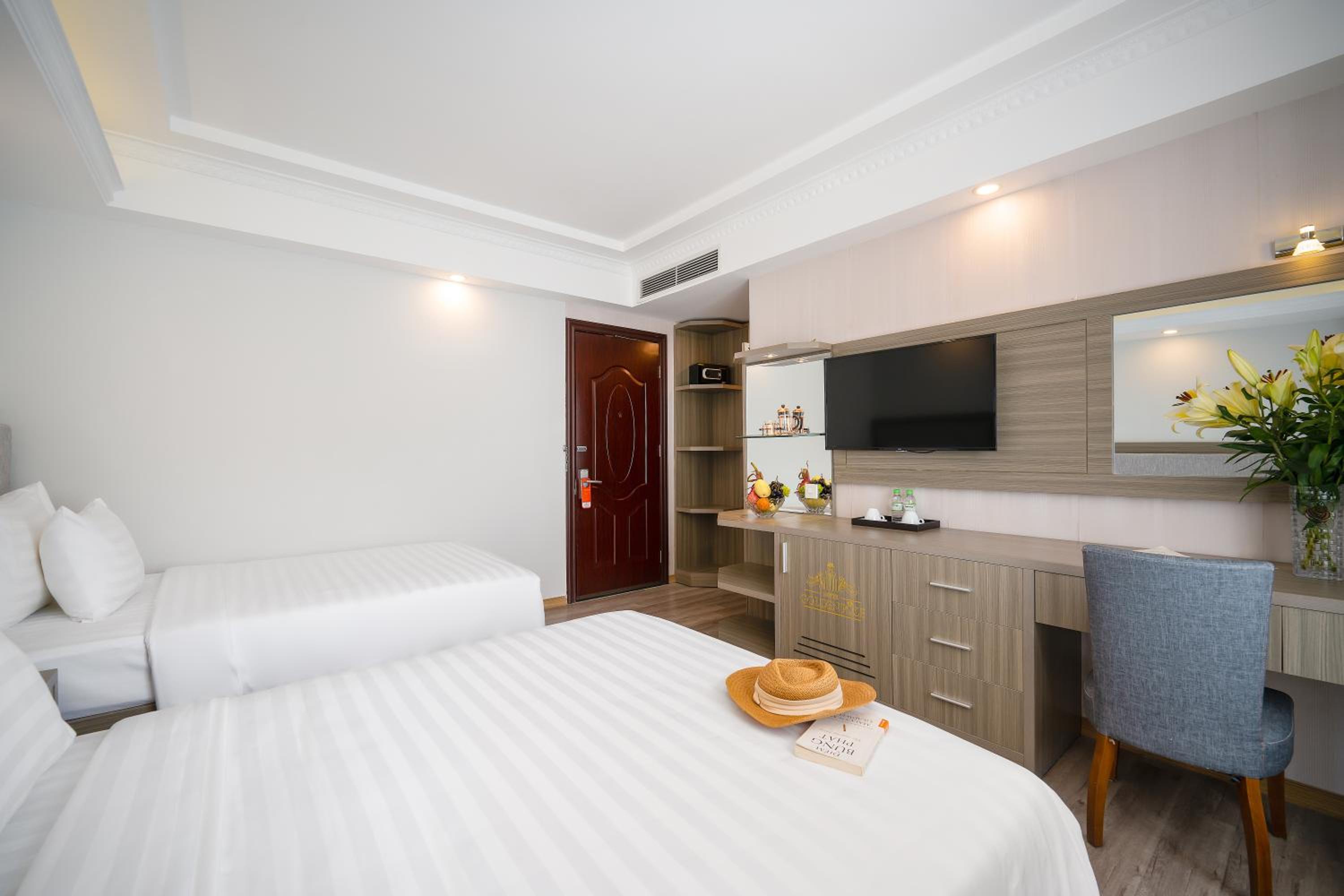 Triple Room with City View