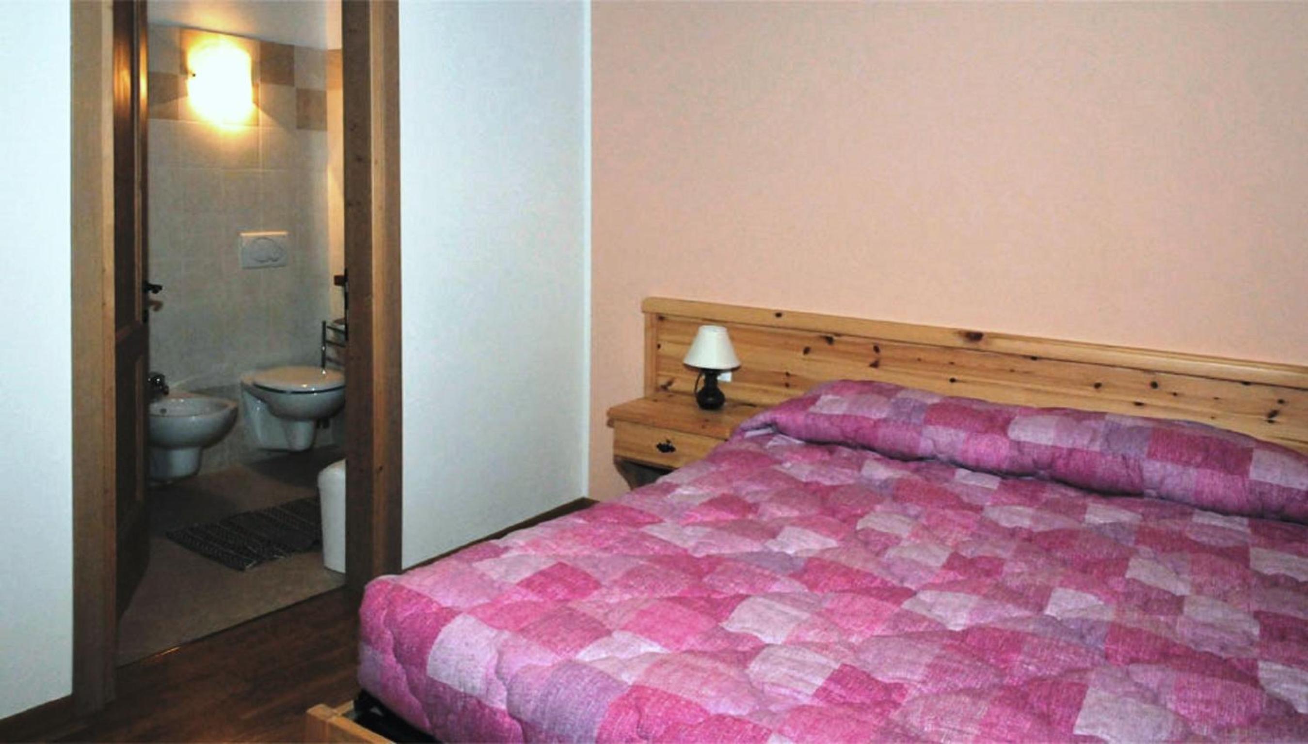 Double or Twin Room with Mountain View - Photo 6