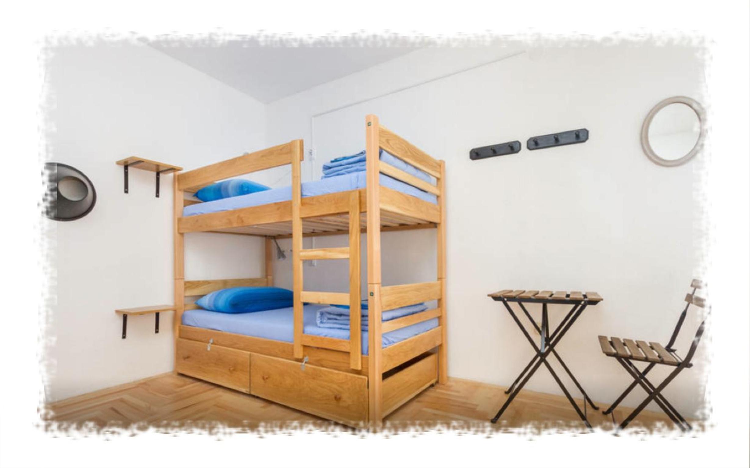 Bed in 6-Bed Mixed Dormitory Room photo 2