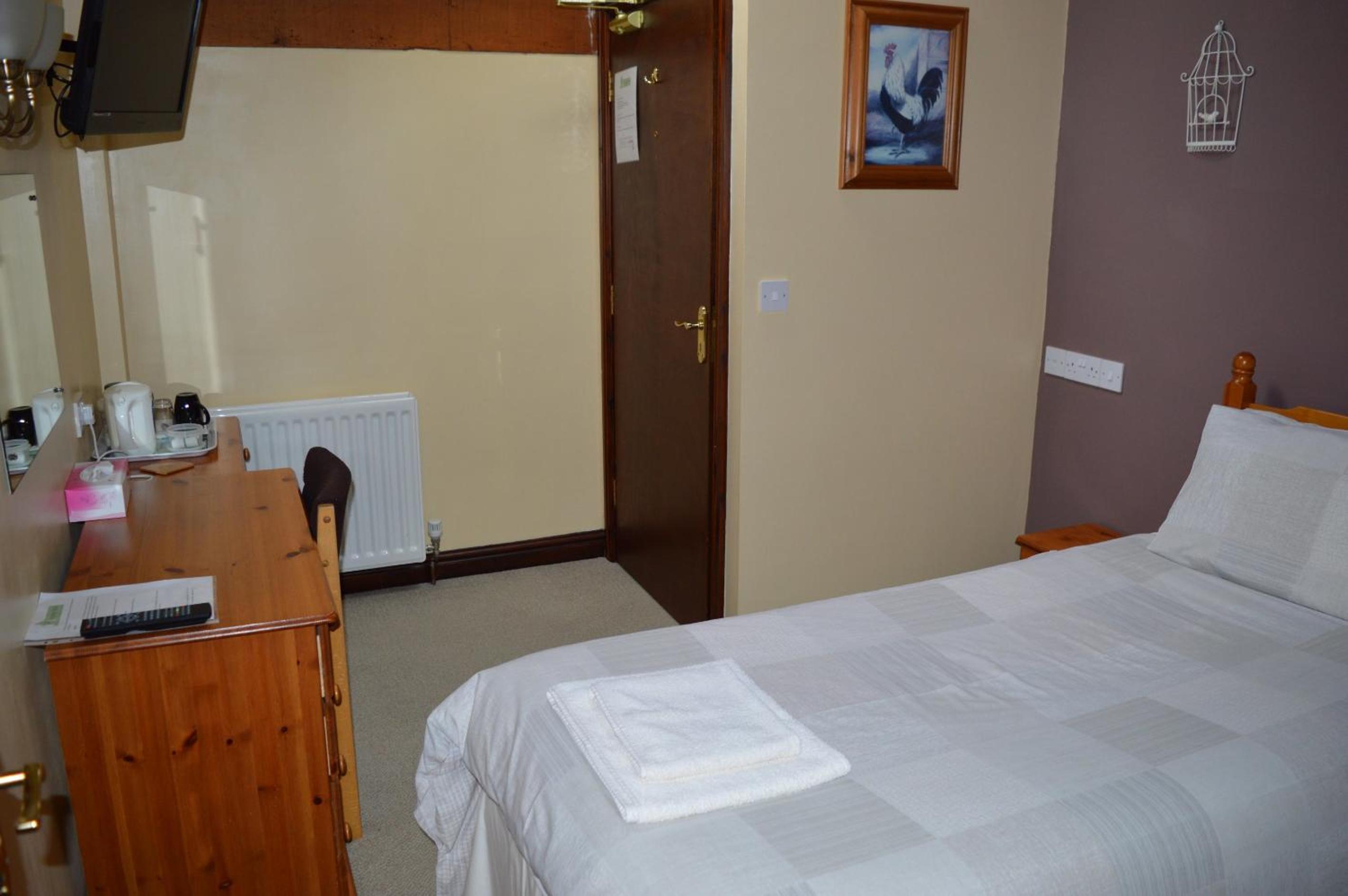 Small Single Room photo 3