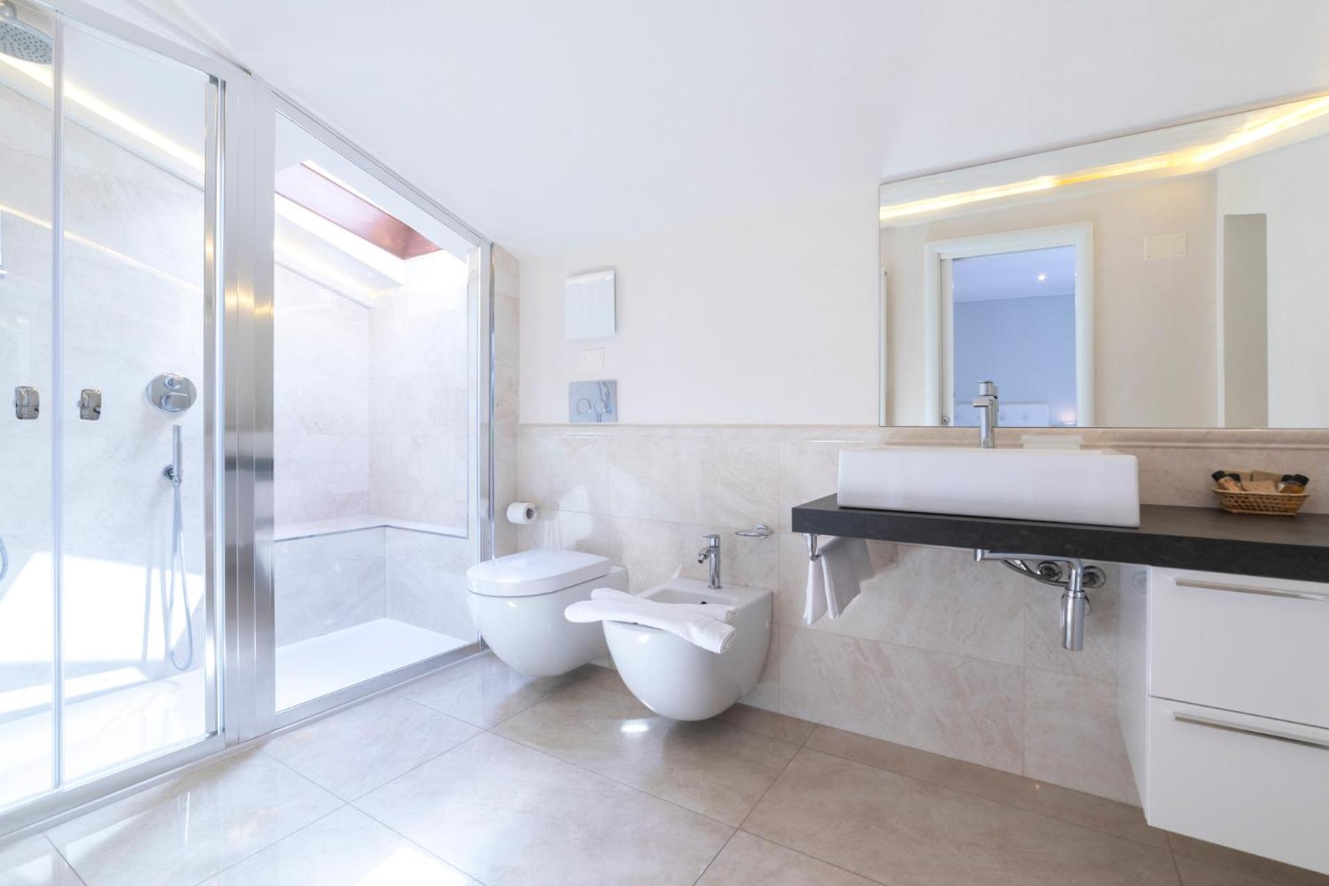 Double Room with Lake View photo 3