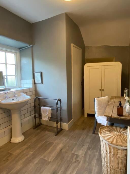 Two-Bedroom House - Photo 2