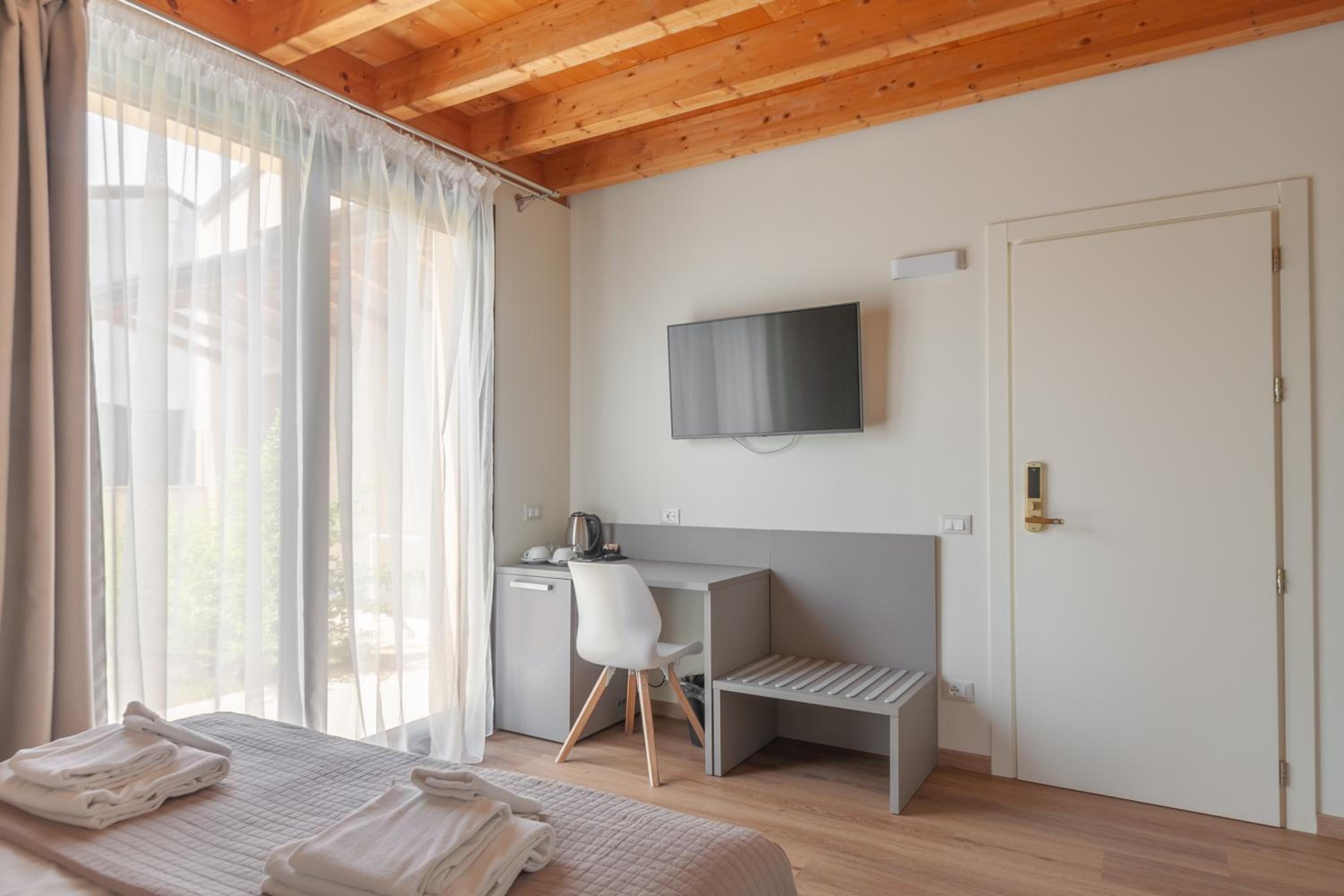 Superior Double Room with Terrace or Garden photo 2