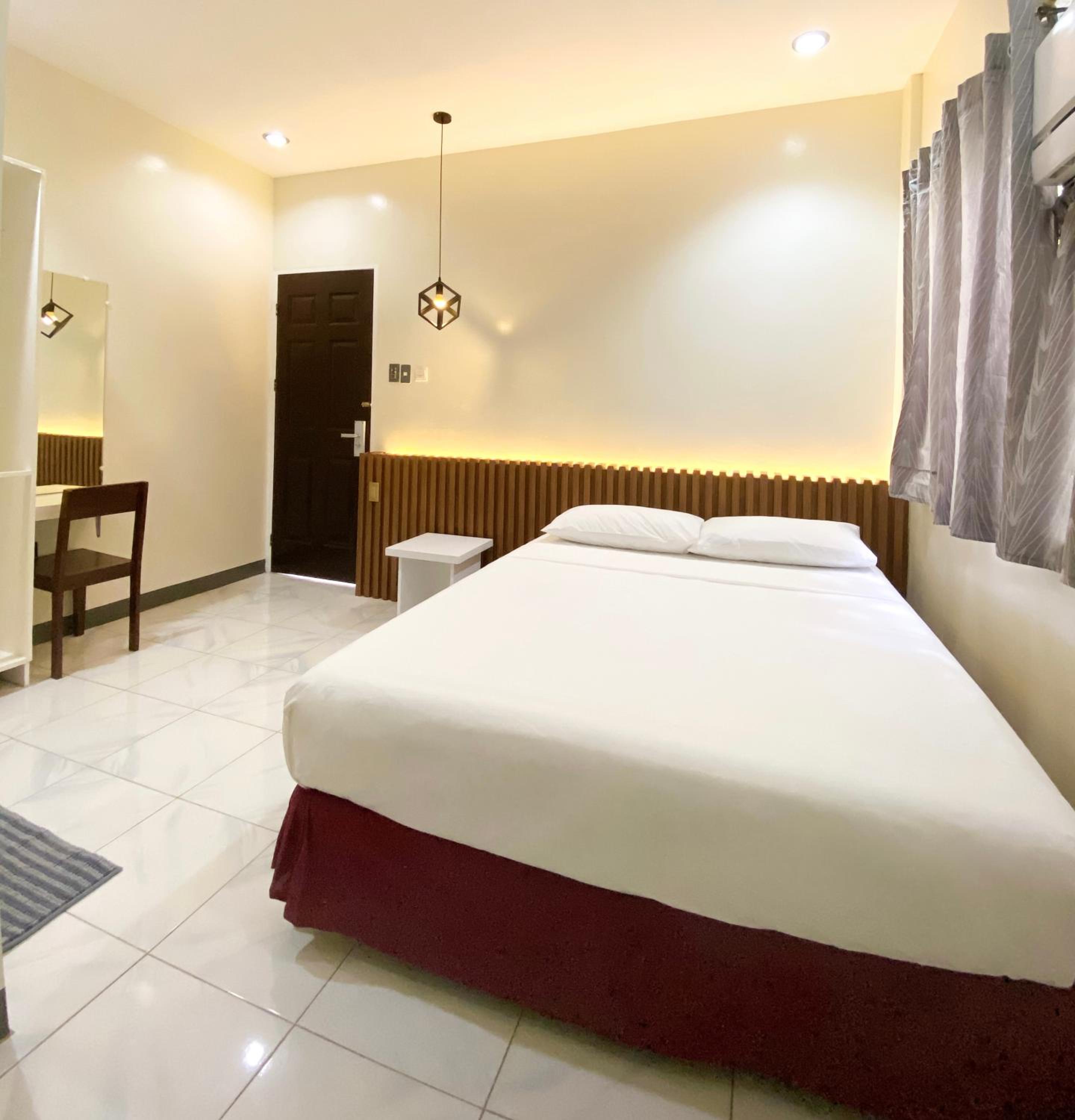 Budget Double Room - Photo 1